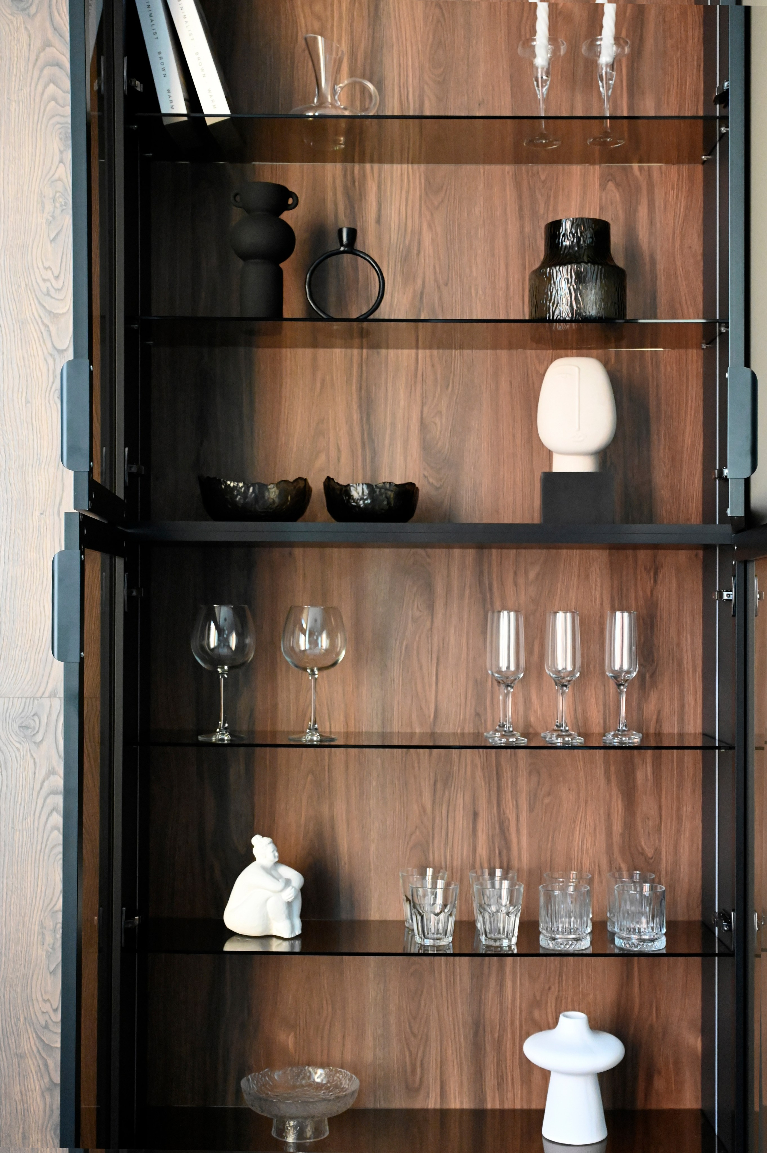 Башня Исеть дизайнер Вероника Миллер. Мебель на заказ