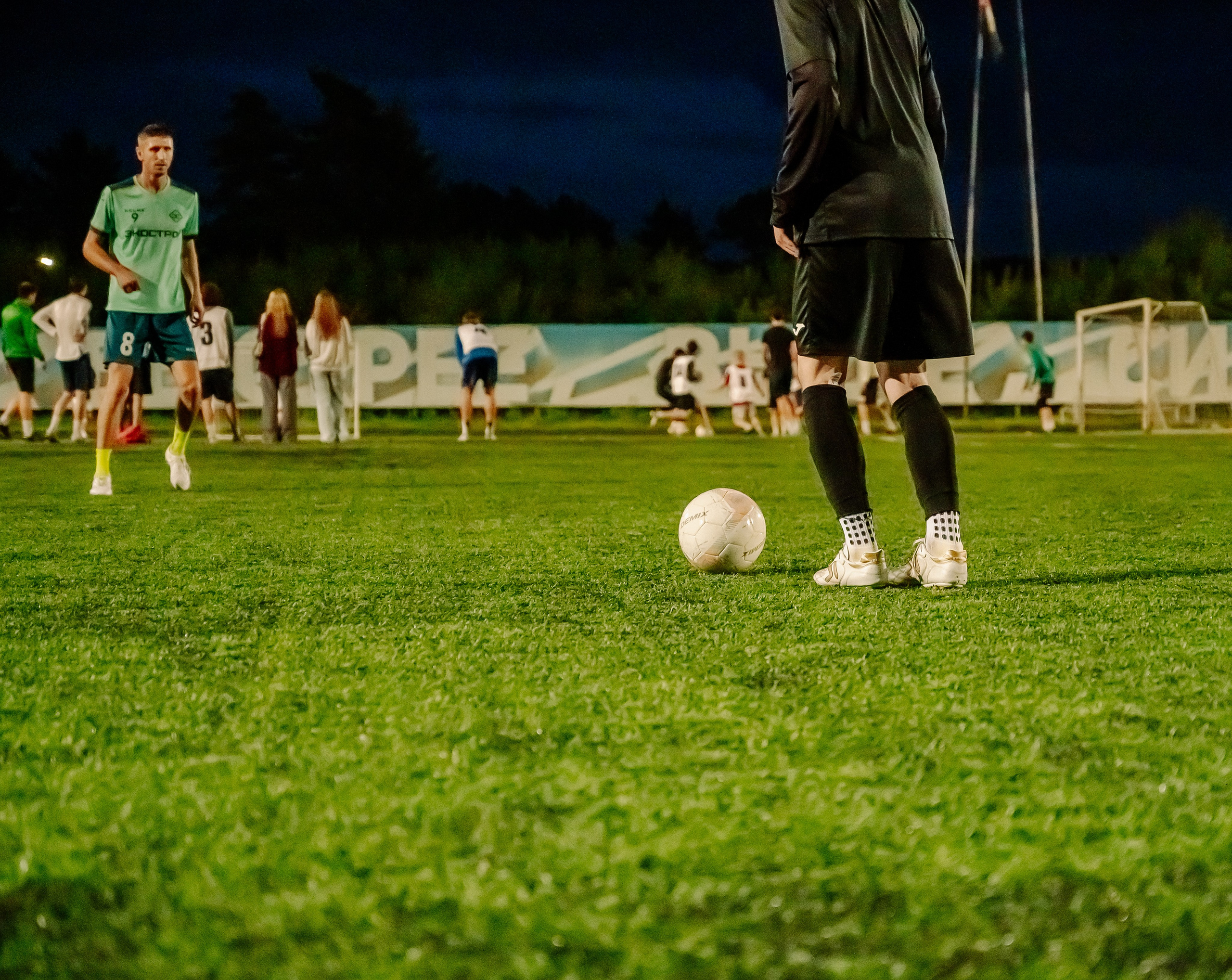 Футбол в Шахтёре 08.2025. Детский фотограф, семейный фотограф и репортажи в Кемерово