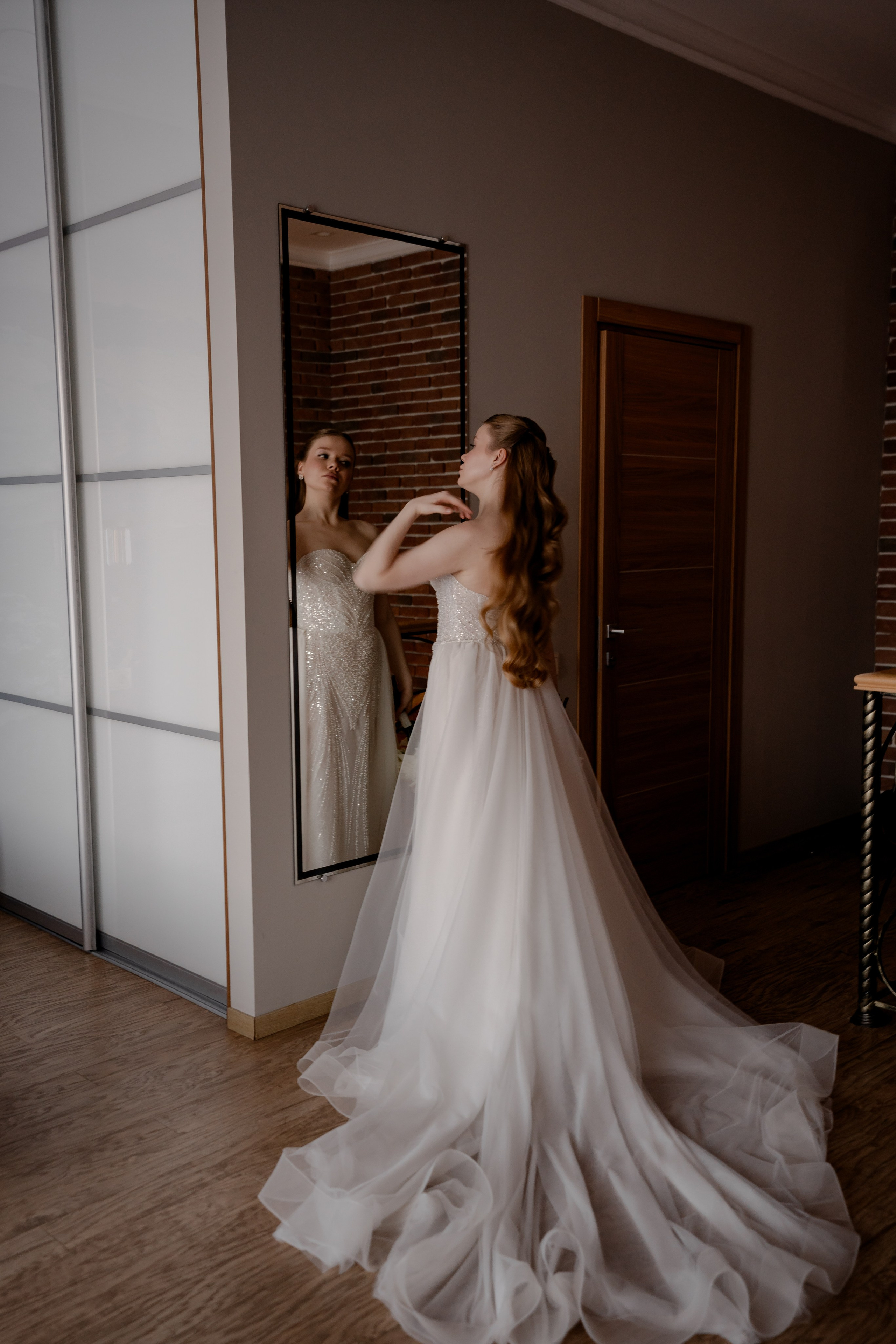 СВАДЕБНАЯ СЬЕМКА СБОРОВ В ОТЕЛЕ И ВЫЕЗД НА ЦЕРЕМОНИЮ (СНЯТО В СИБИРЕ В НИЖНЕВАРТОВСКЕ). Профессиональный фотограф, Санкт-Петербург — Виктория Богомолова