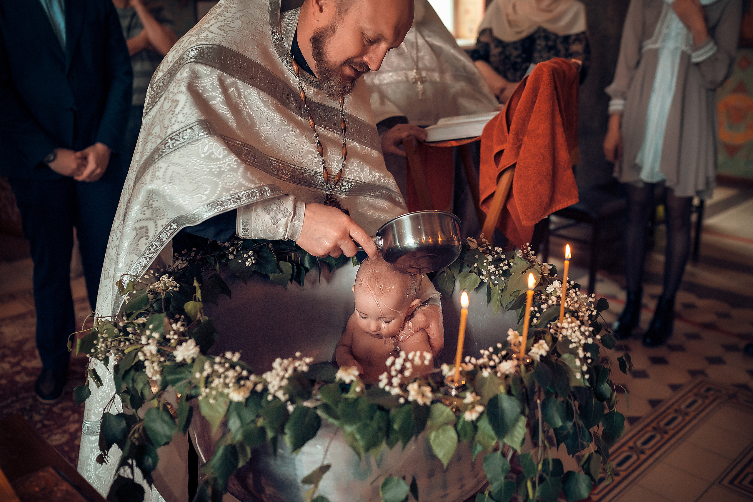 Крещение ребенка в Красноярске, Иоанна Предтечи. Фотограф на Крещение и Венчание в Красноярске Рамазанова Юлия