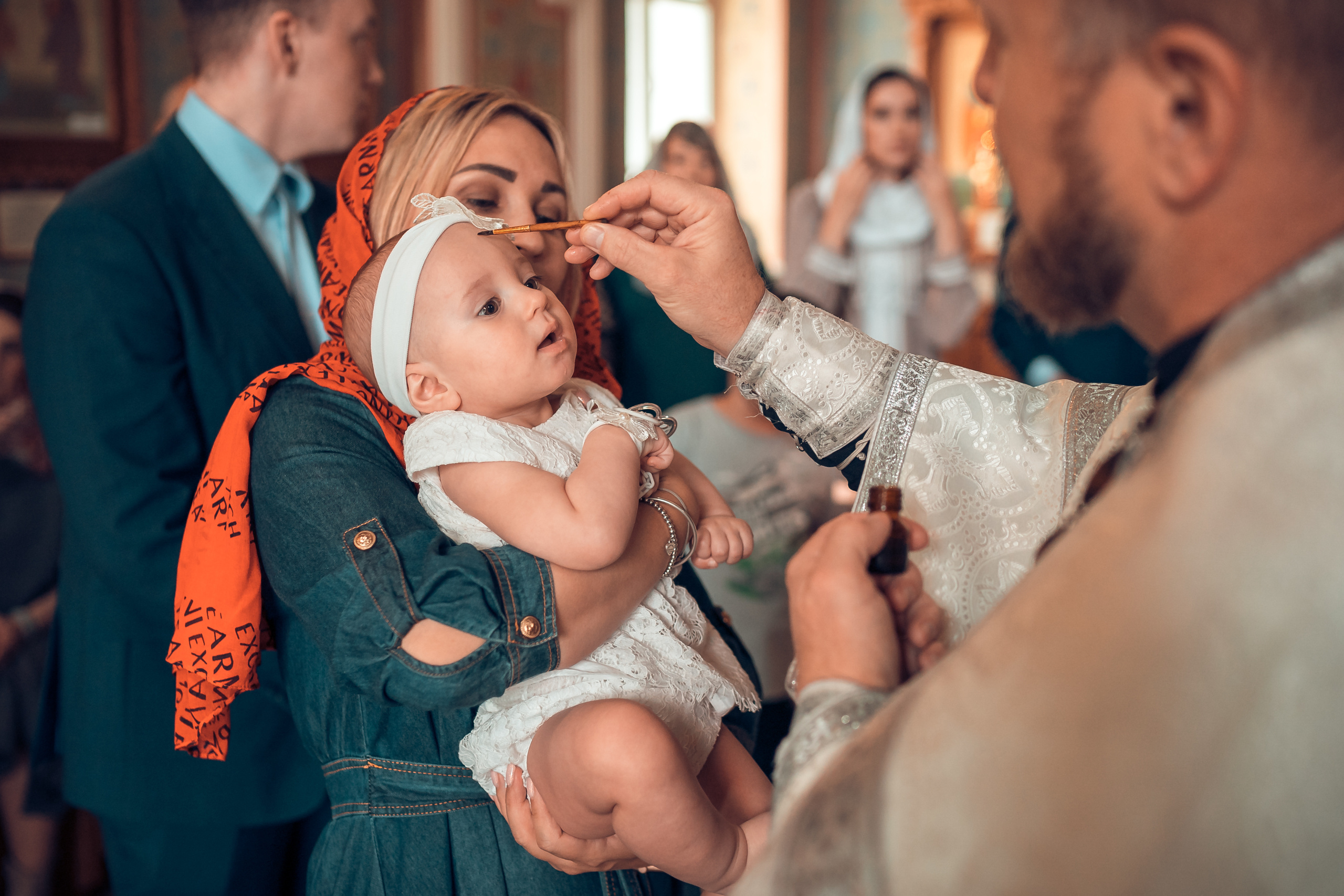 Крещение ребенка в Красноярске, Иоанна Предтечи. Фотограф на Крещение и Венчание в Красноярске Рамазанова Юлия