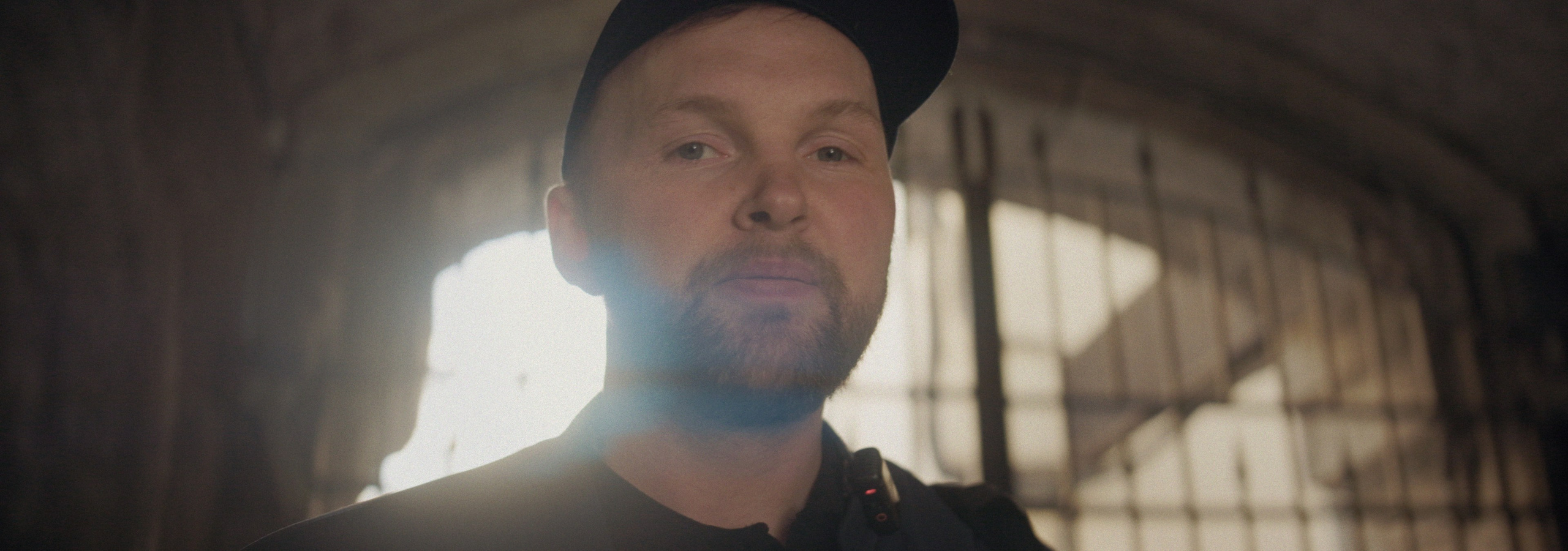 Незнакомцы и улицы на плёнку (YouTube video). Colorist Ivan Serzhanov