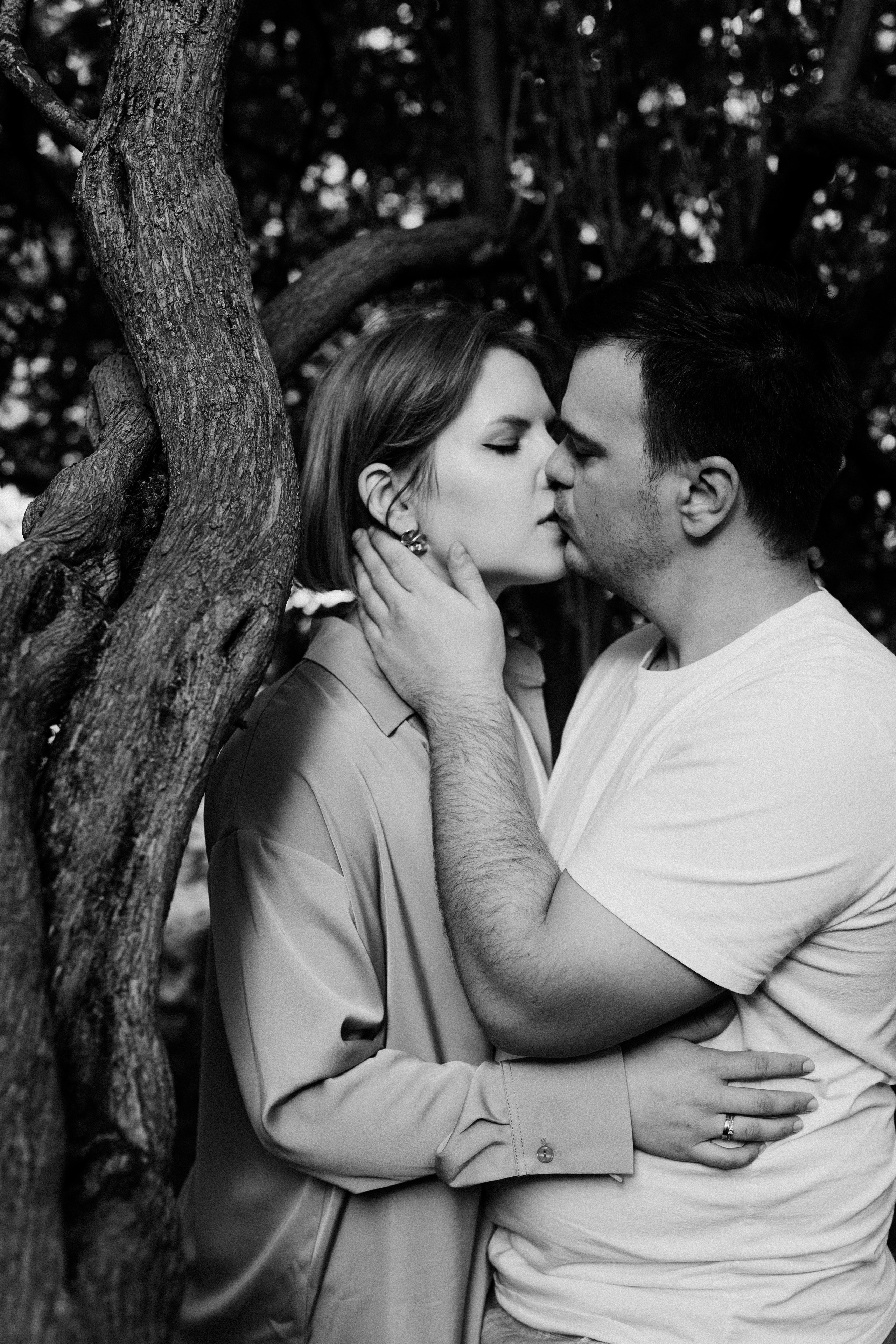 Фотосессия для пары в сиреневом саду. Фотограф Калагина Светлана