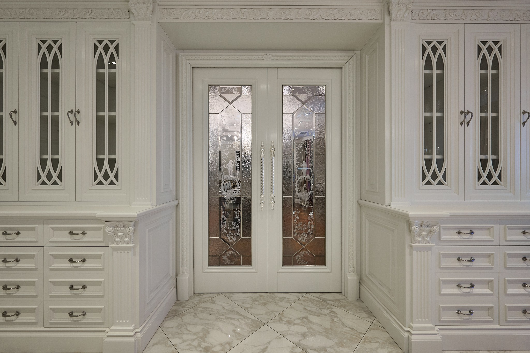 белые двери прозрачные 