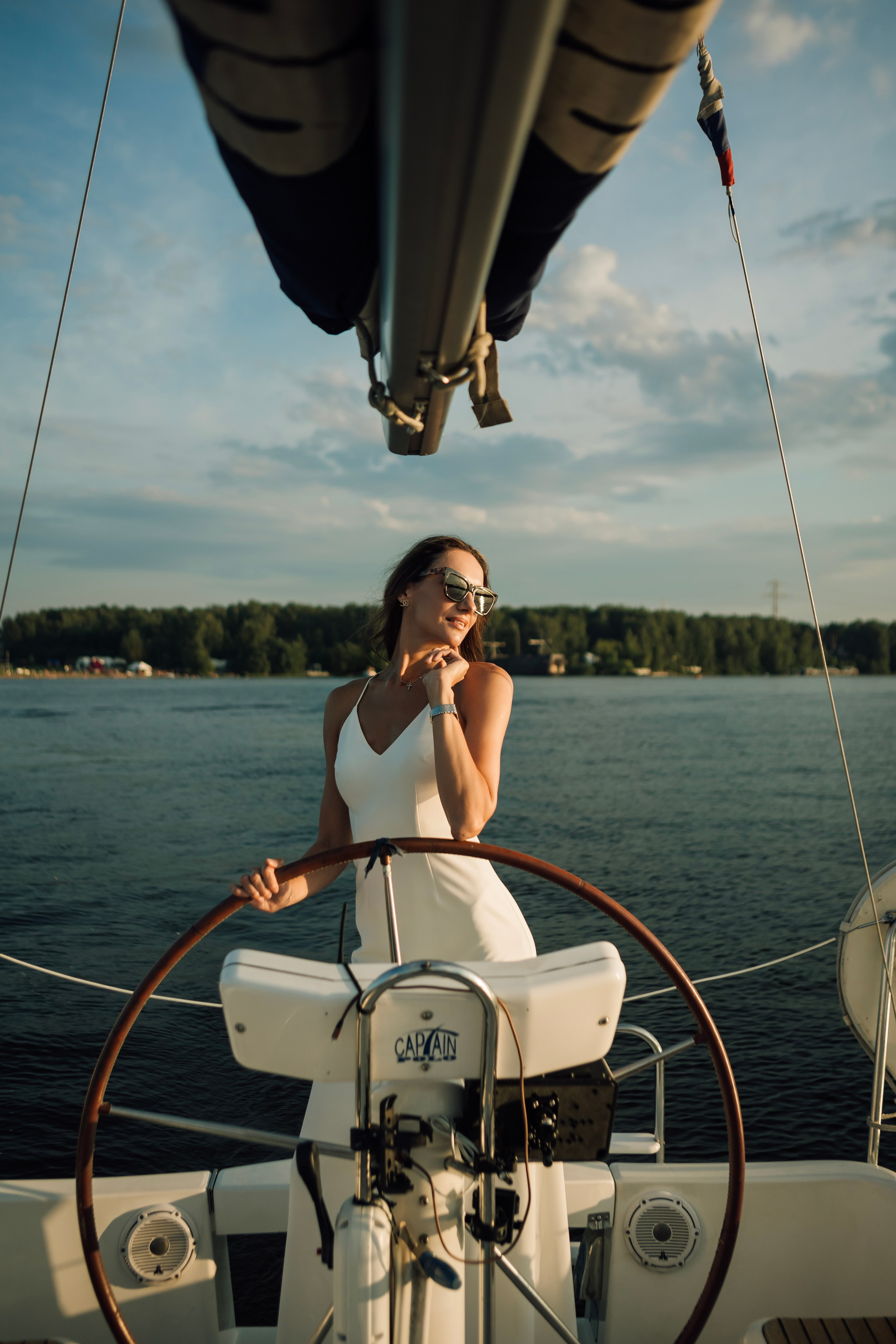 Марина и Сергей, свадьба на яхте. Свадебный и семейный фотограф в Москве Евгения Лисина