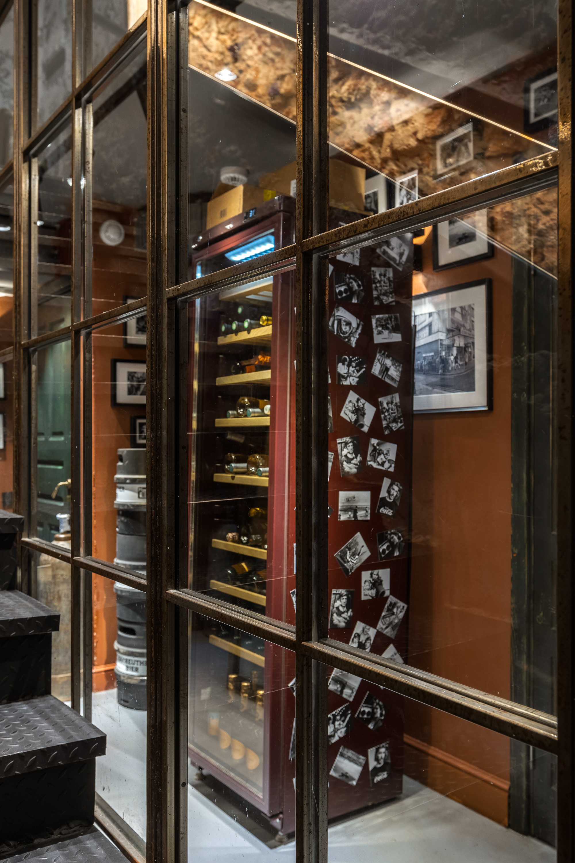 Давно. Бар на Патриарших. Интерьерный фотограф в Москве Роман Потапов