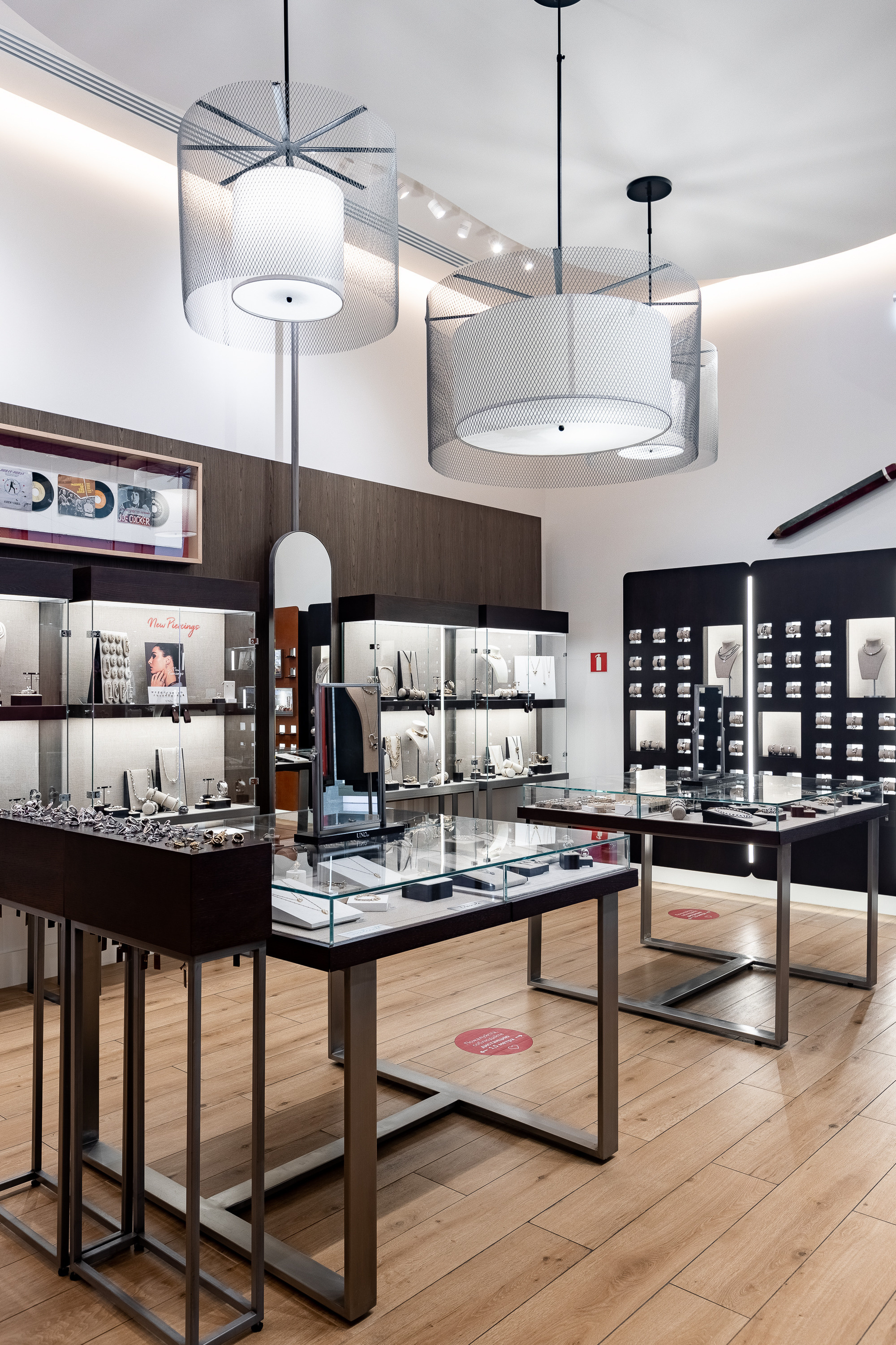 UnoDe50. Интерьерный фотограф в Москве Роман Потапов