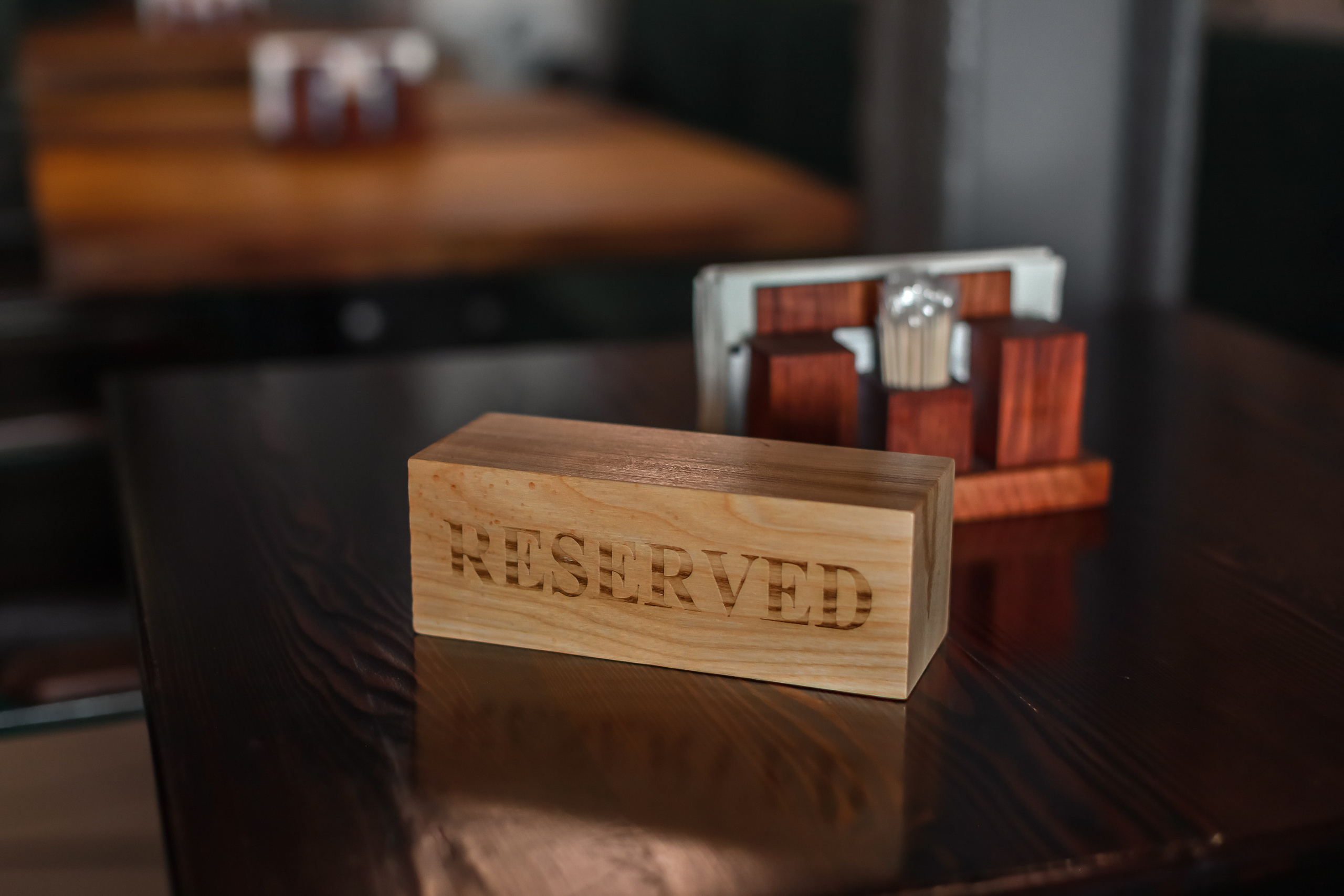 Давно. Бар на Патриарших. Интерьерный фотограф в Москве Роман Потапов