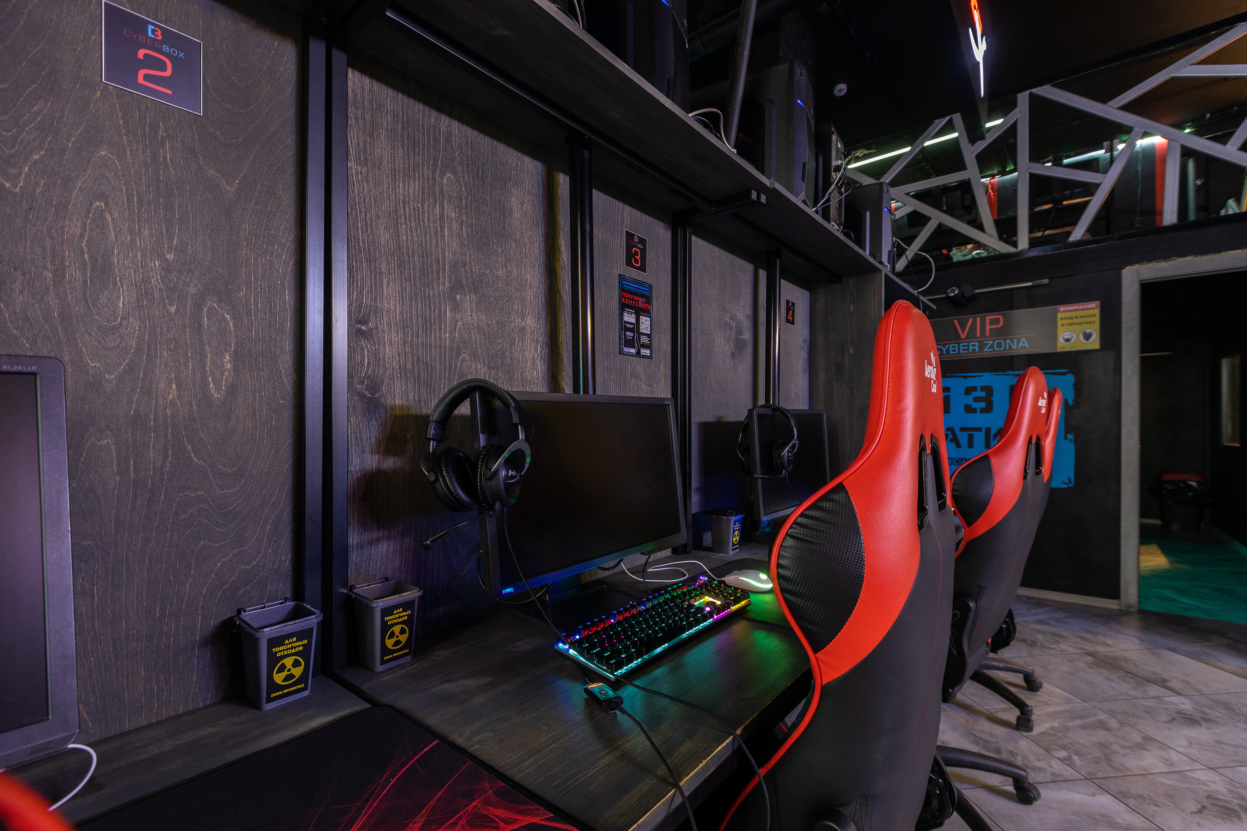 Интерьерная фотосъемка компьютерного клуба. Интерьерный фотограф в Москве Роман Потапов