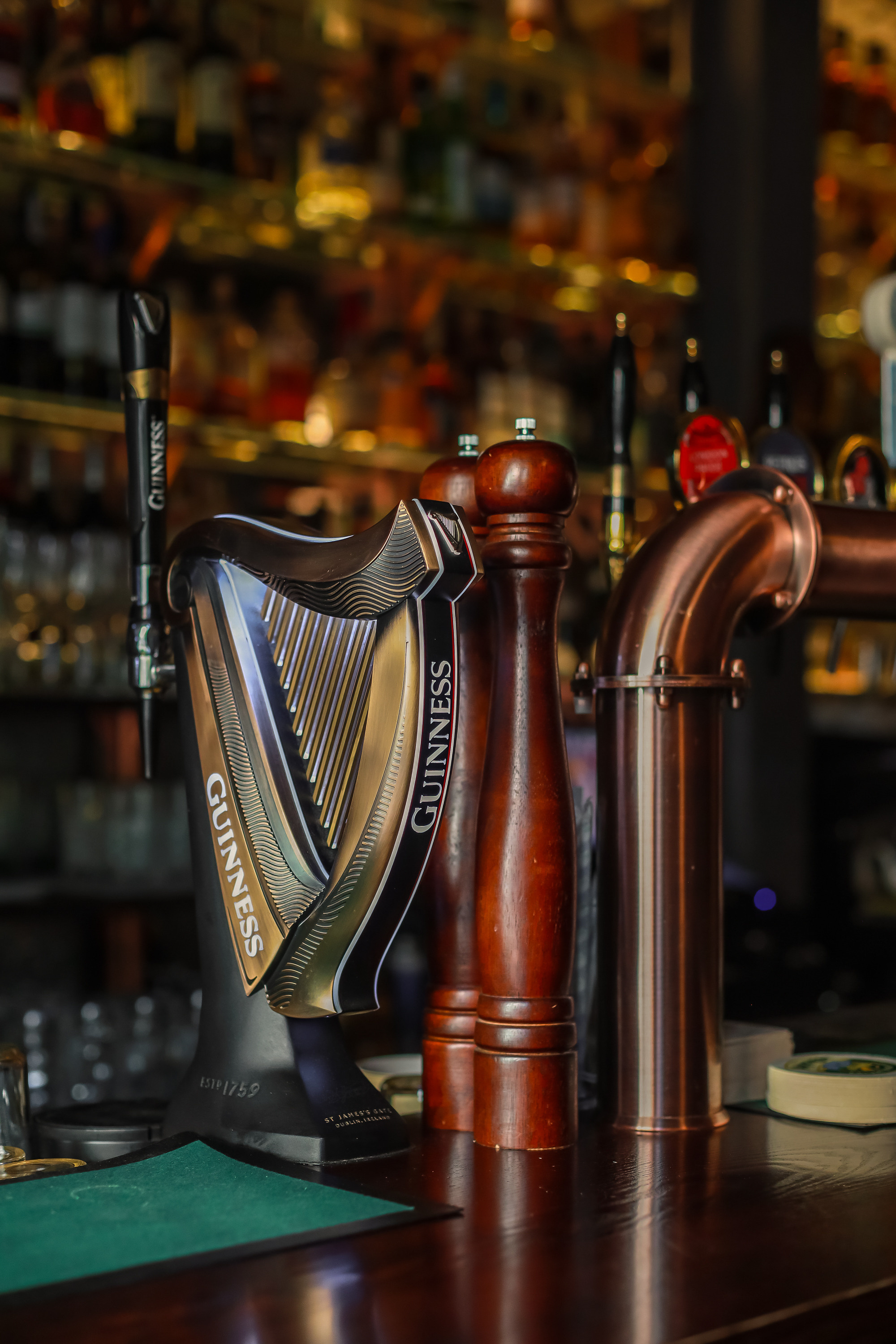 Давно. Бар на Патриарших. Интерьерный фотограф в Москве Роман Потапов