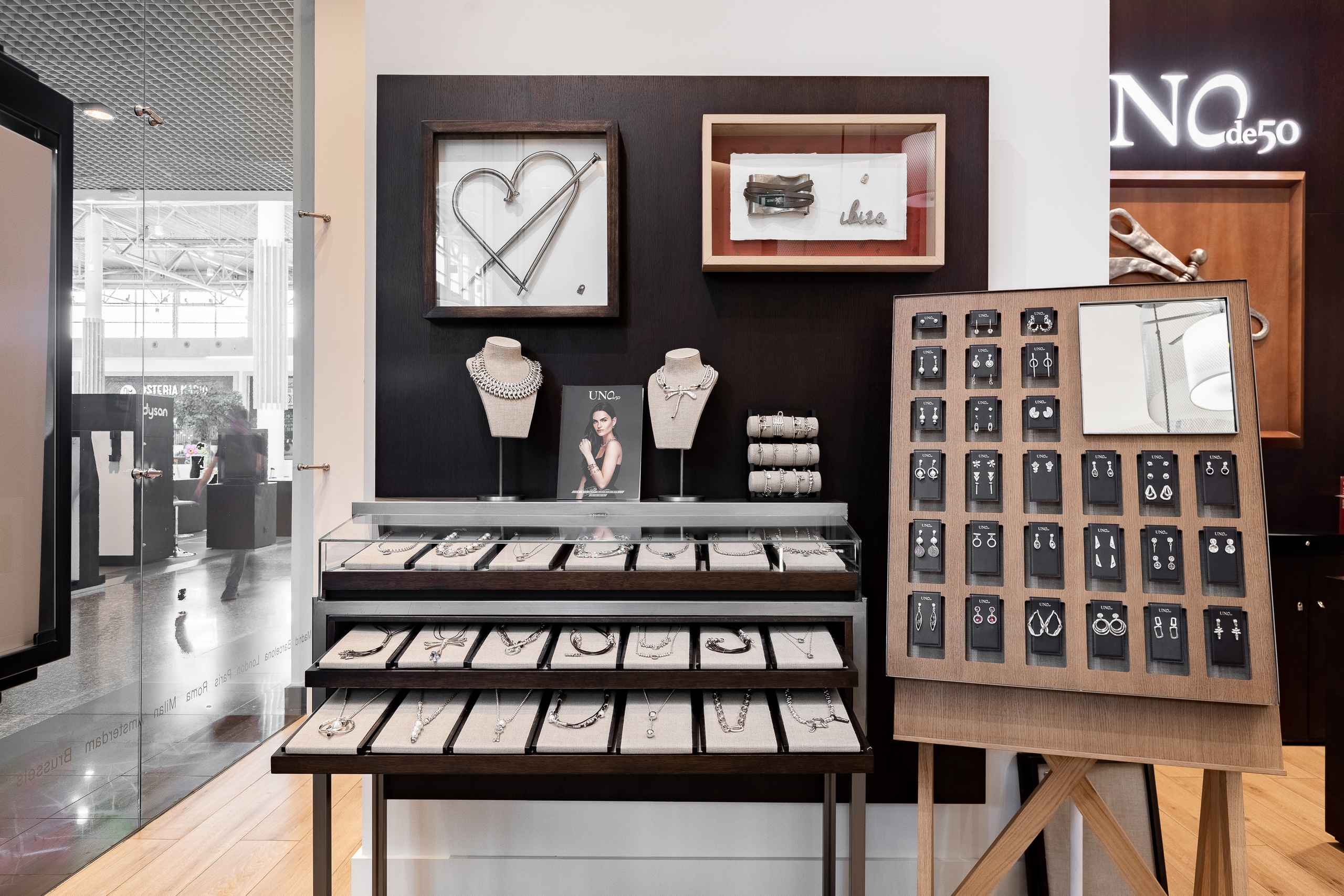 UnoDe50. Интерьерный фотограф в Москве Роман Потапов