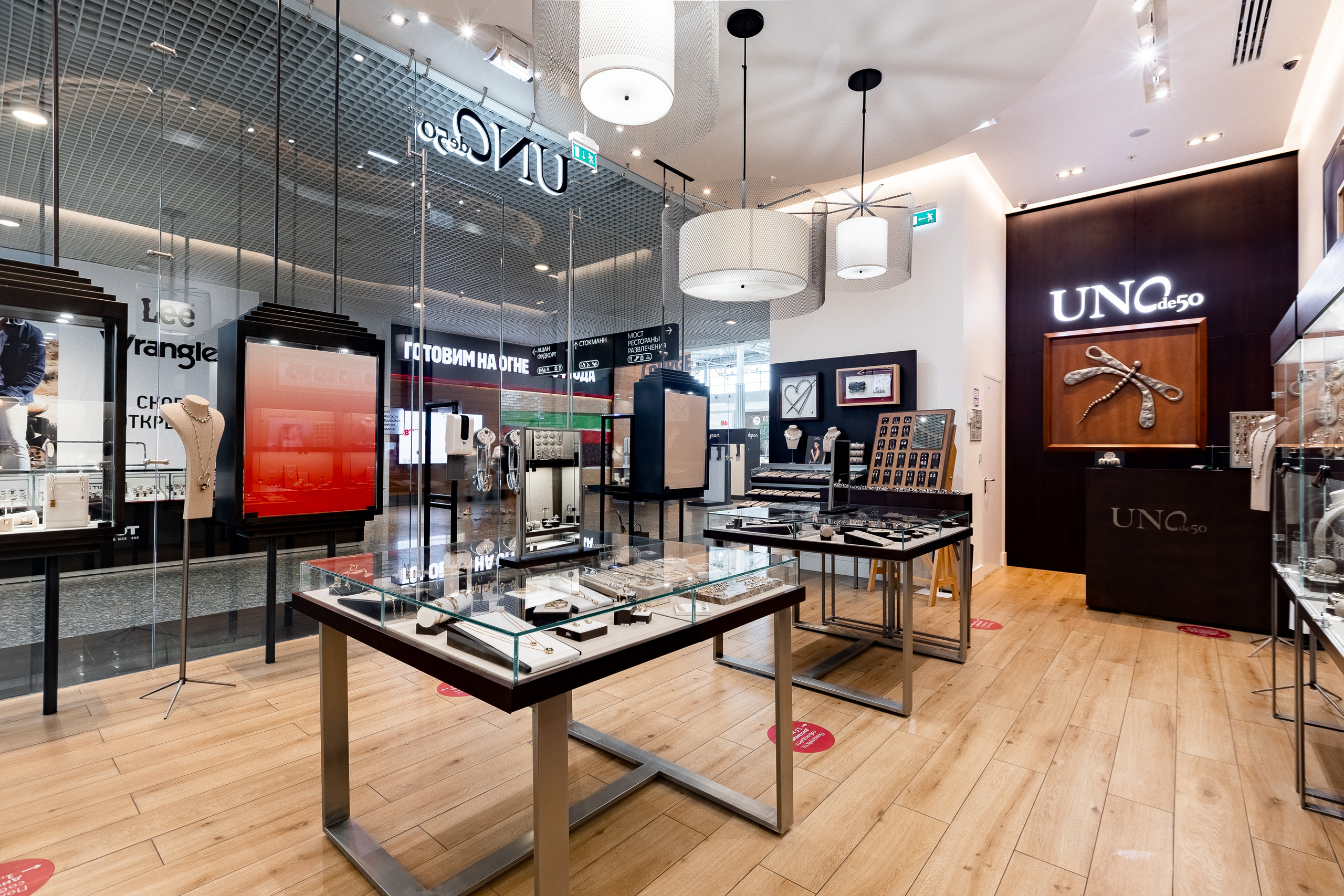 UnoDe50. Интерьерный фотограф в Москве Роман Потапов