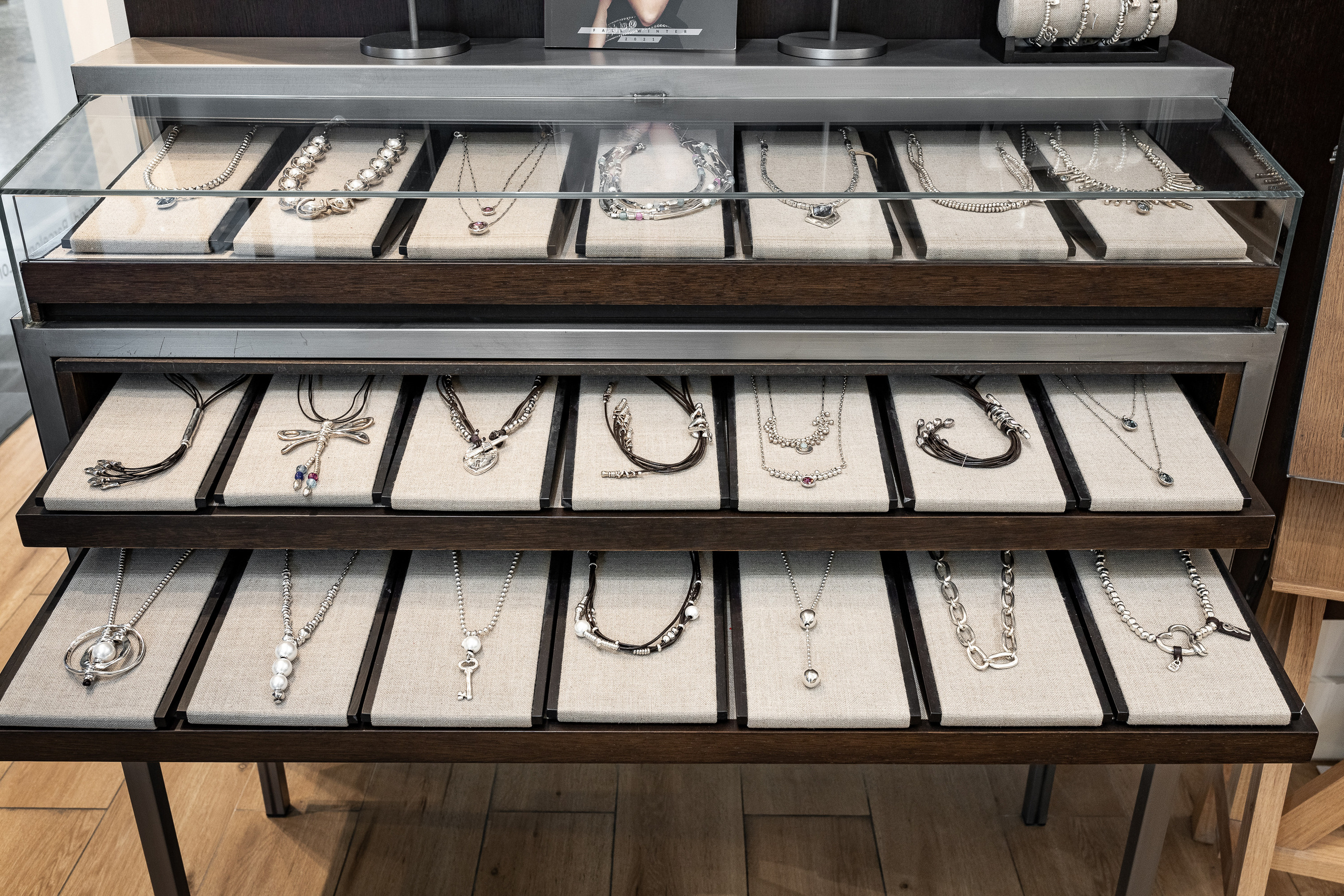 UnoDe50. Интерьерный фотограф в Москве Роман Потапов