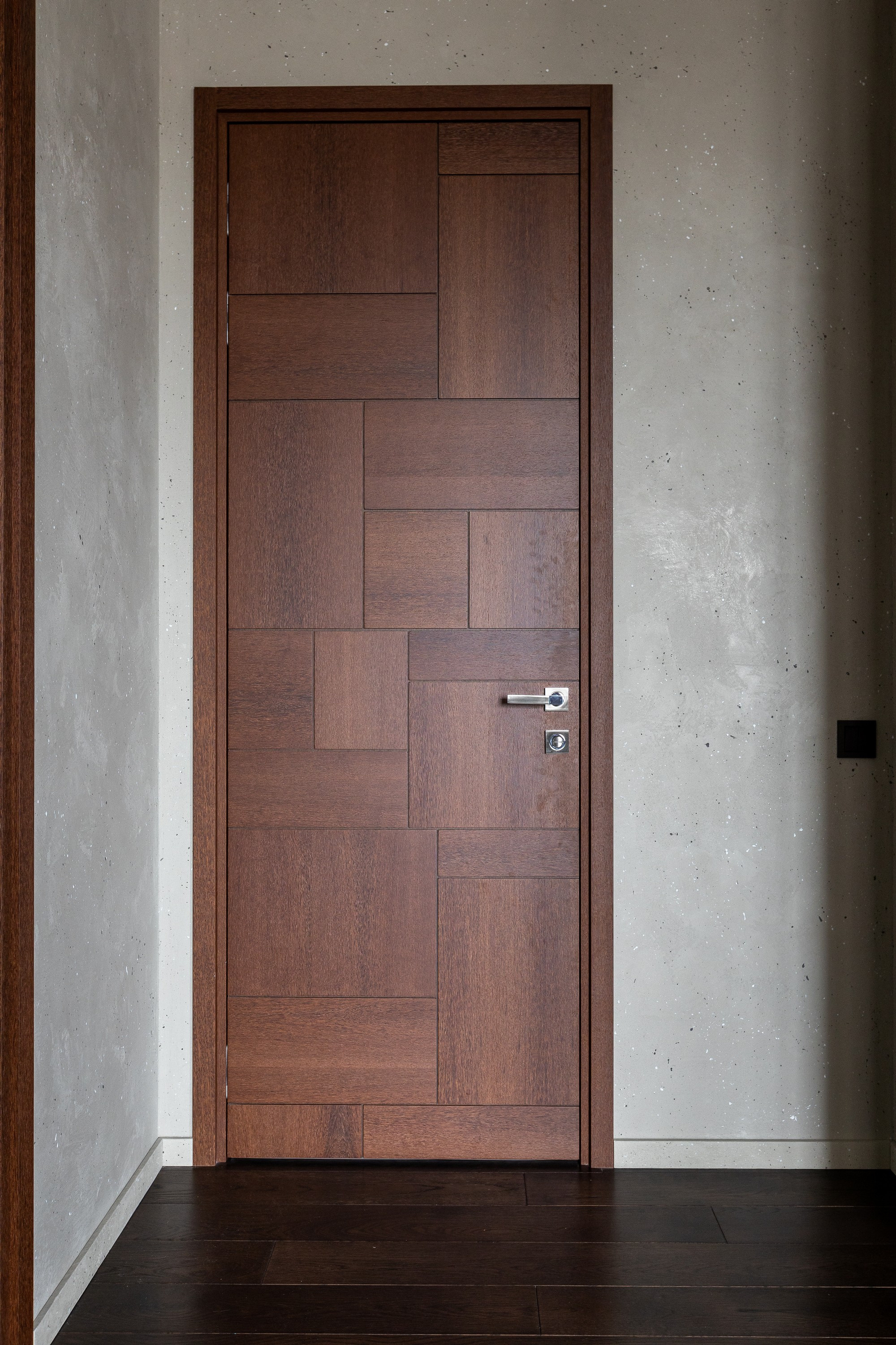 Кухня и двери от компании Reyki Store. Интерьерный фотограф в Москве Роман Потапов