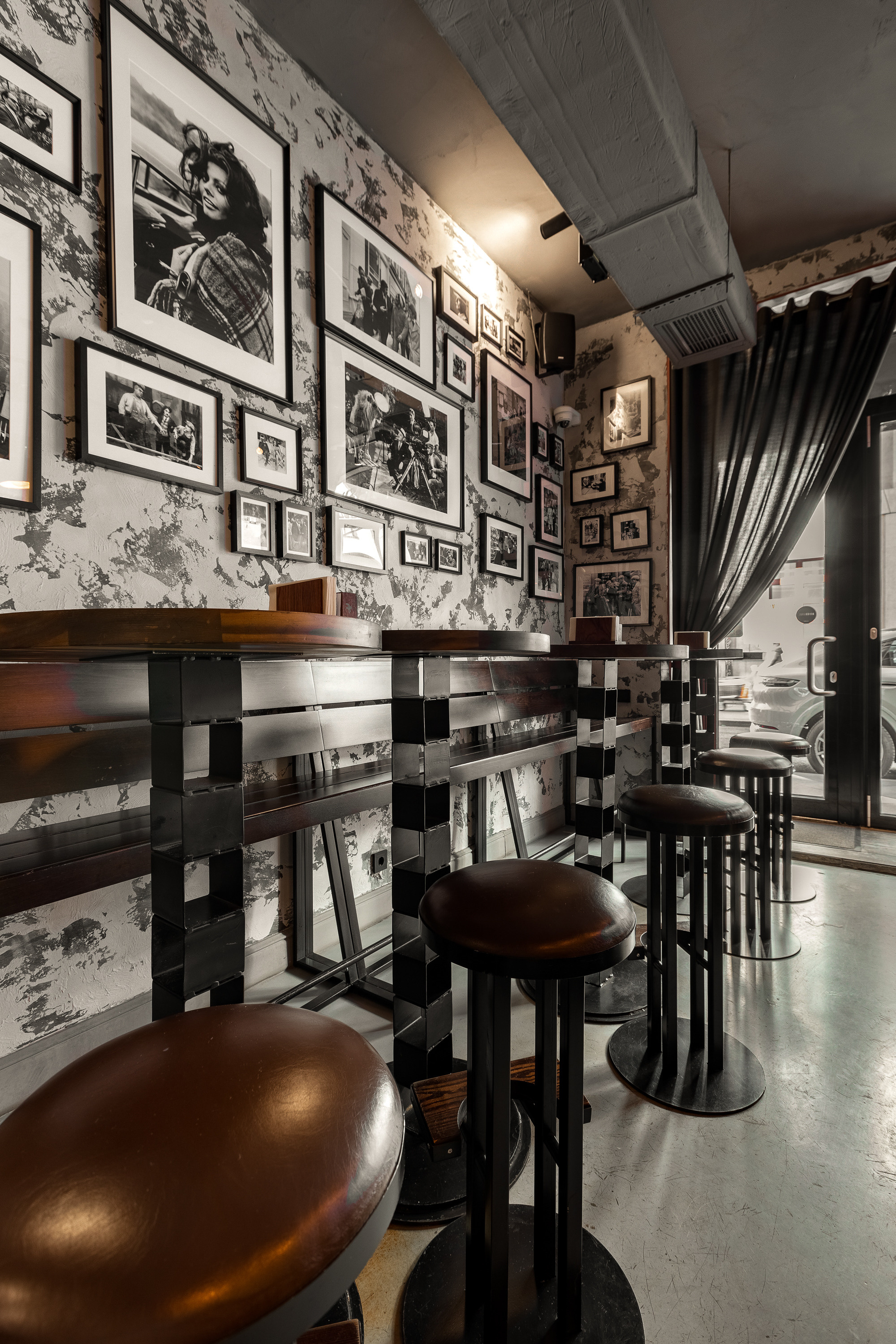 Давно. Бар на Патриарших. Интерьерный фотограф в Москве Роман Потапов