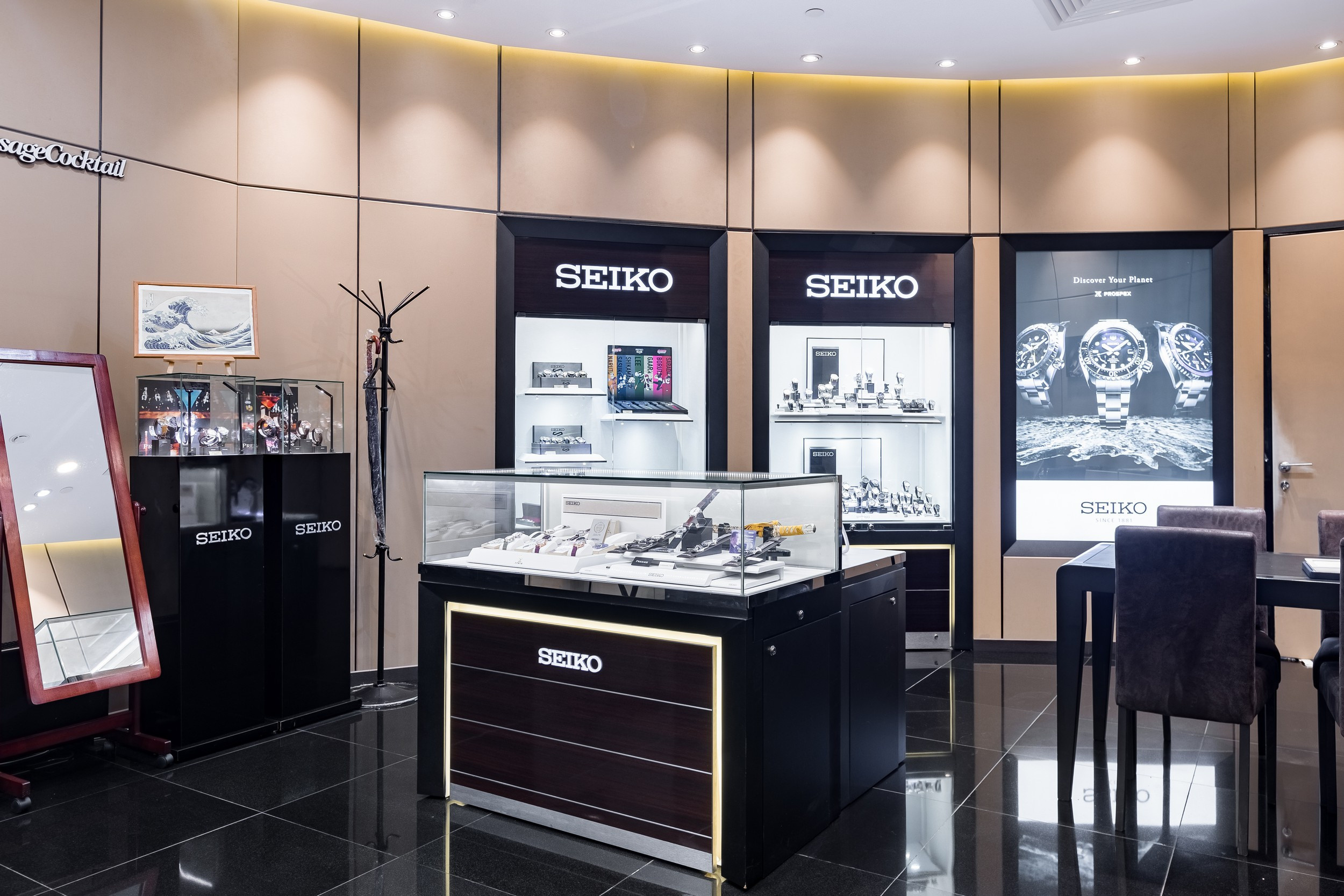 Магазин SEIKO на Никольской. Интерьерный фотограф в Москве Роман Потапов