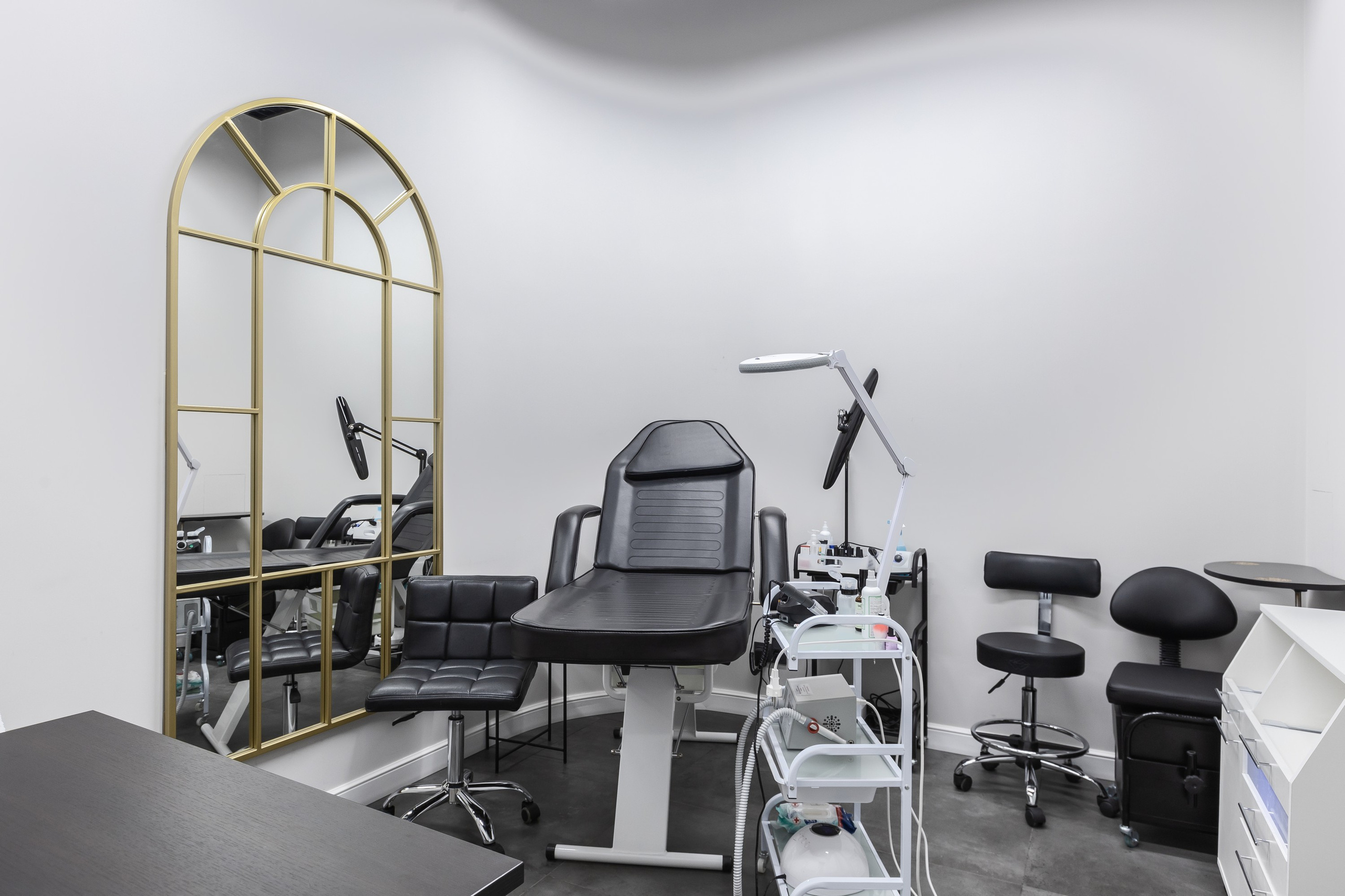 Салон Красоты Плющ. Интерьерный фотограф в Москве Роман Потапов