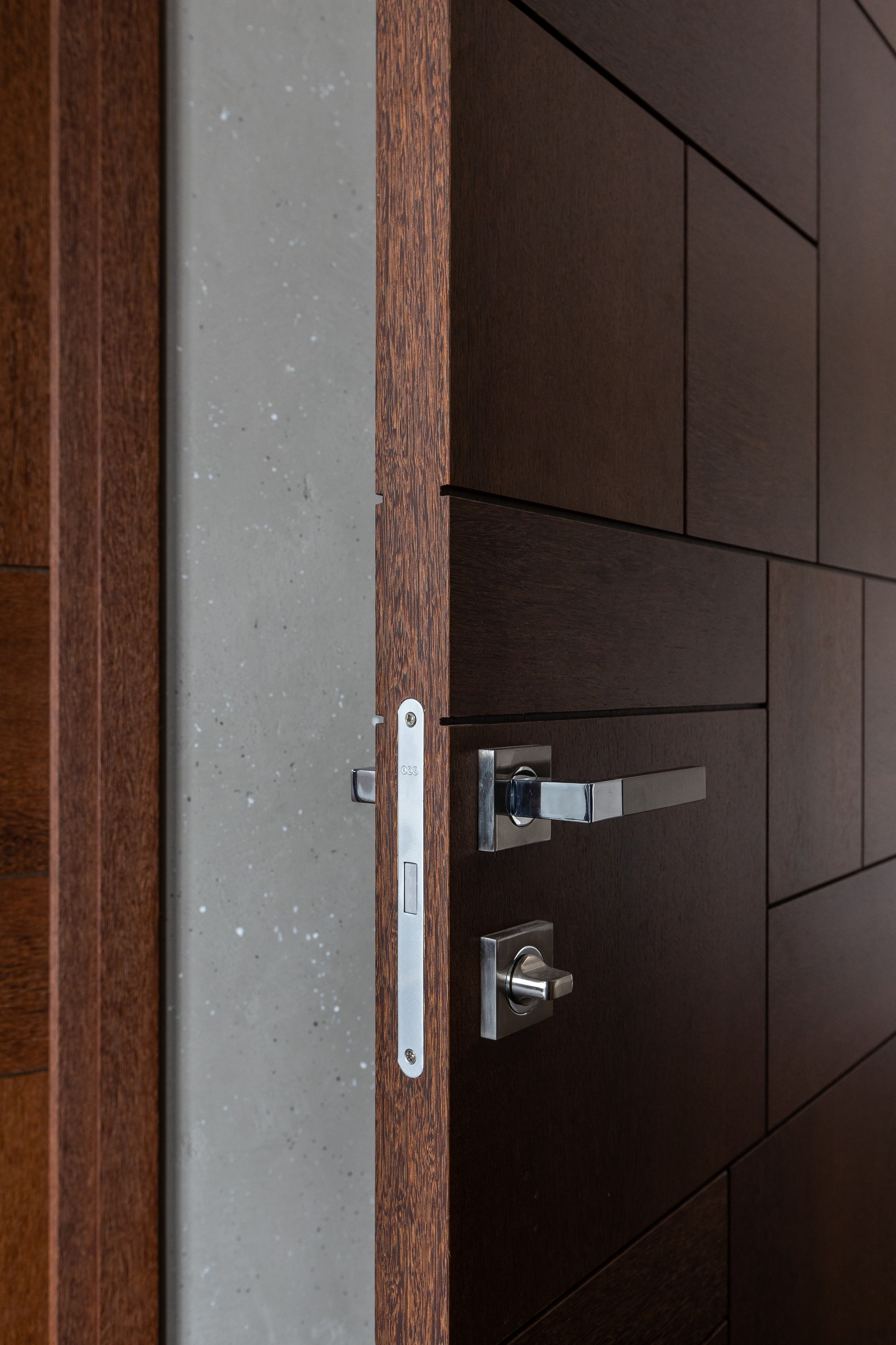 Кухня и двери от компании Reyki Store. Интерьерный фотограф в Москве Роман Потапов