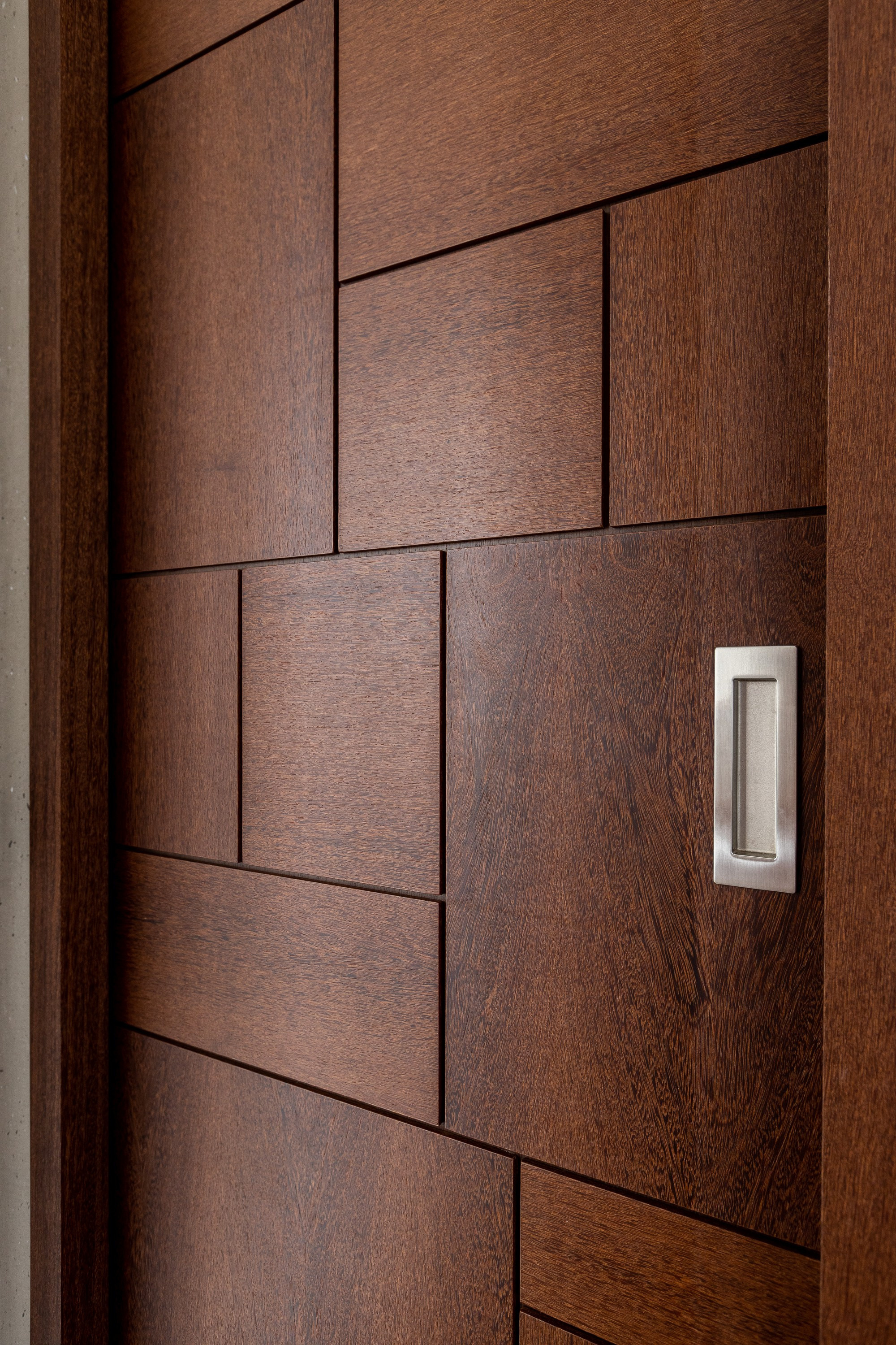 Кухня и двери от компании Reyki Store. Интерьерный фотограф в Москве Роман Потапов