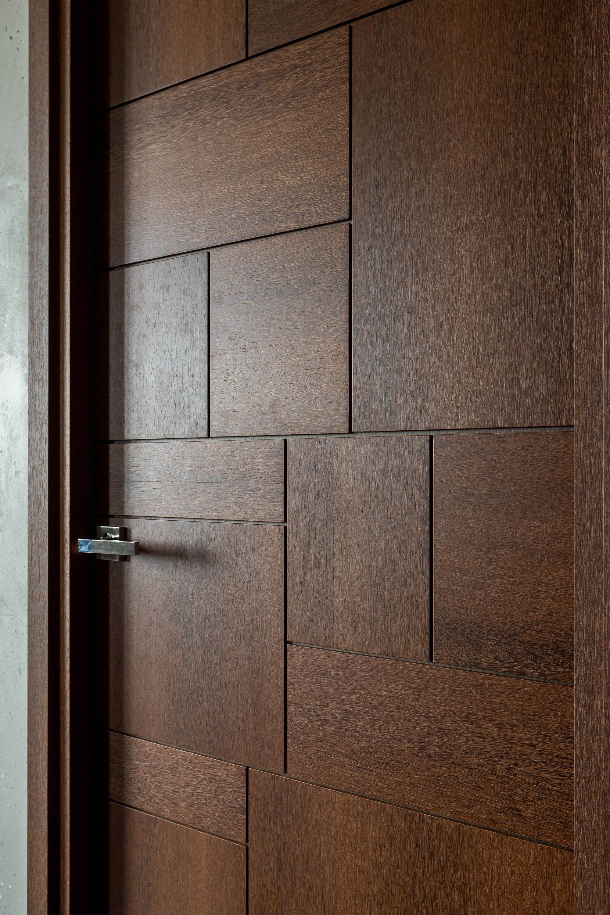 Кухня и двери от компании Reyki Store. Интерьерный фотограф в Москве Роман Потапов