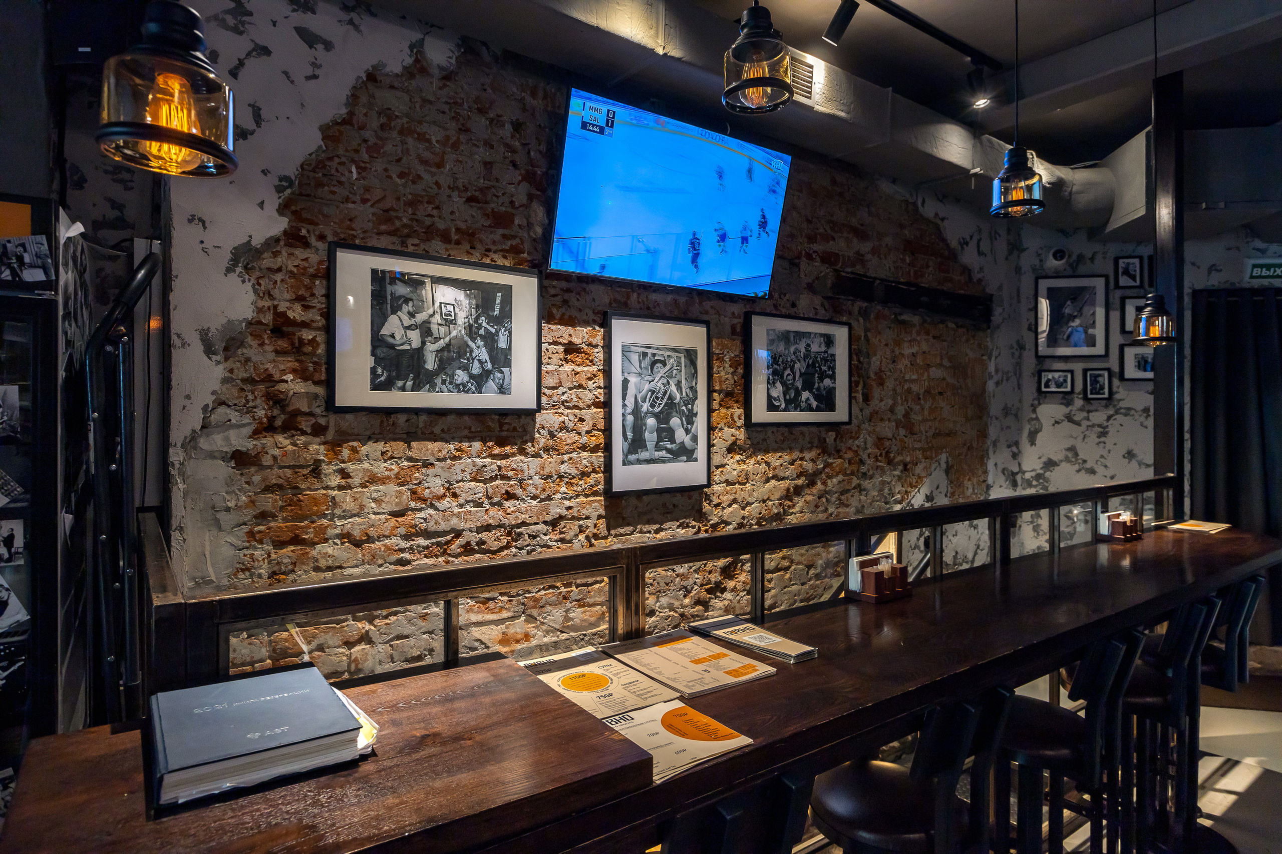 Давно. Бар на Патриарших. Интерьерный фотограф в Москве Роман Потапов