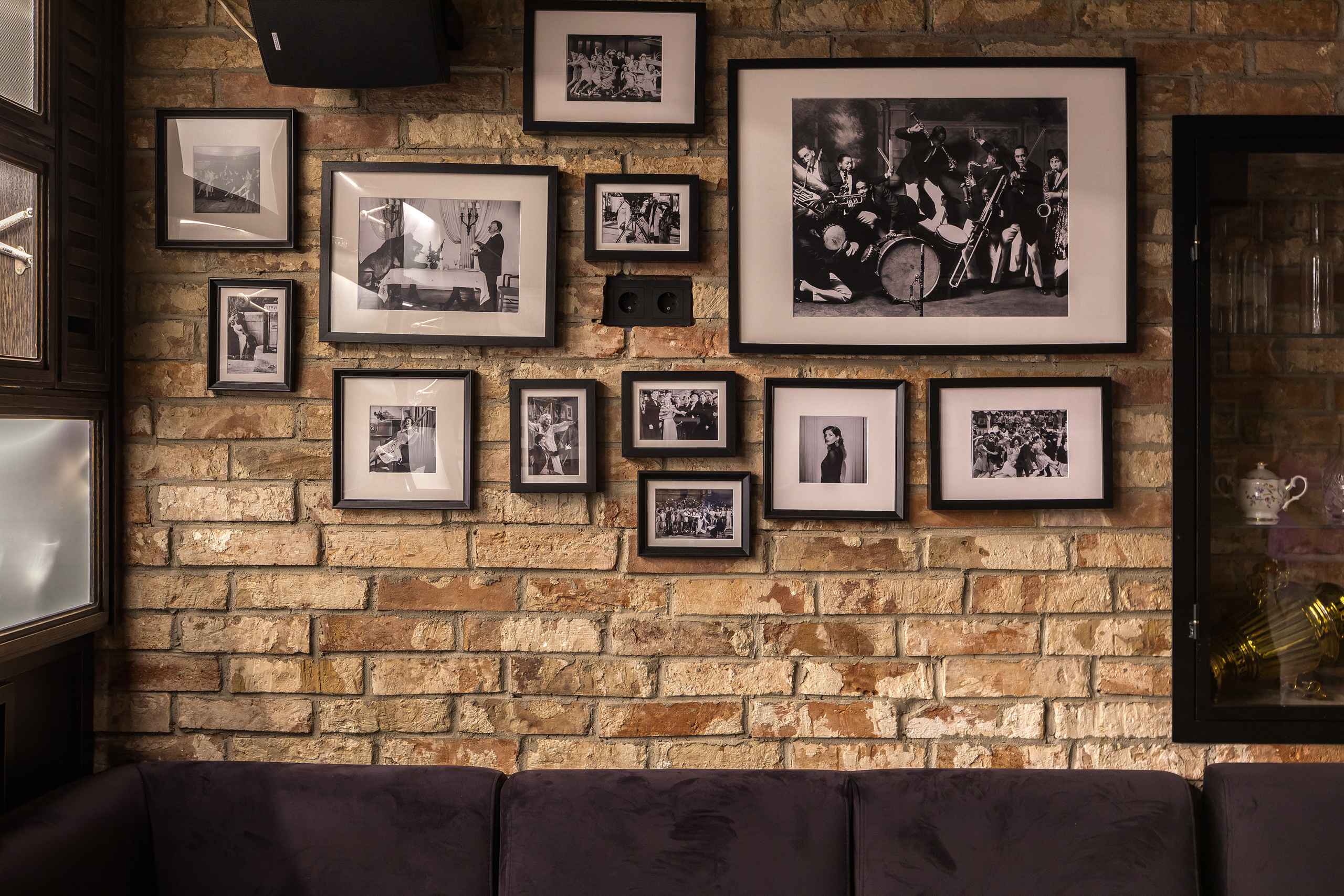 Давно. Бар на Патриарших. Интерьерный фотограф в Москве Роман Потапов