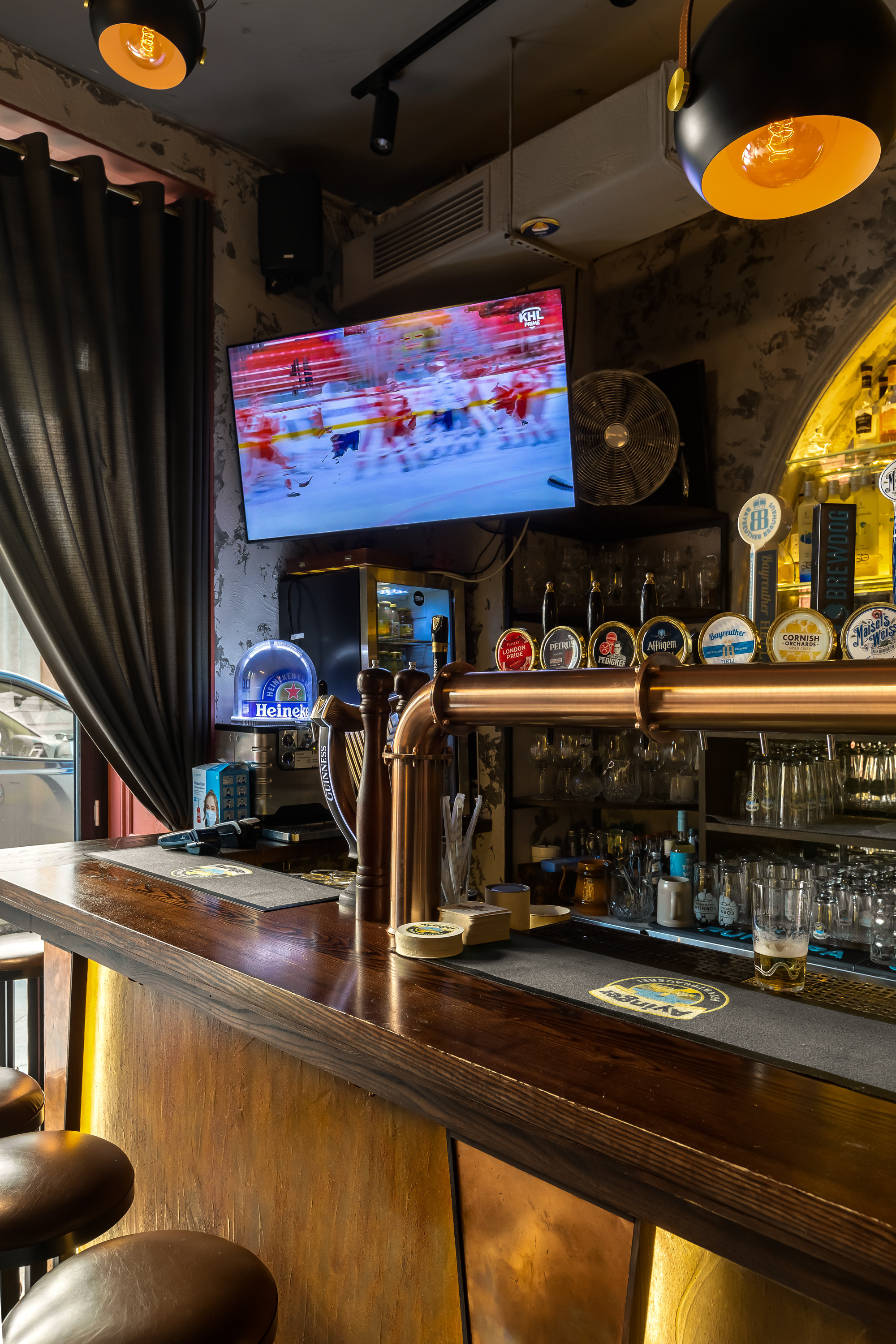 Давно. Бар на Патриарших. Интерьерный фотограф в Москве Роман Потапов