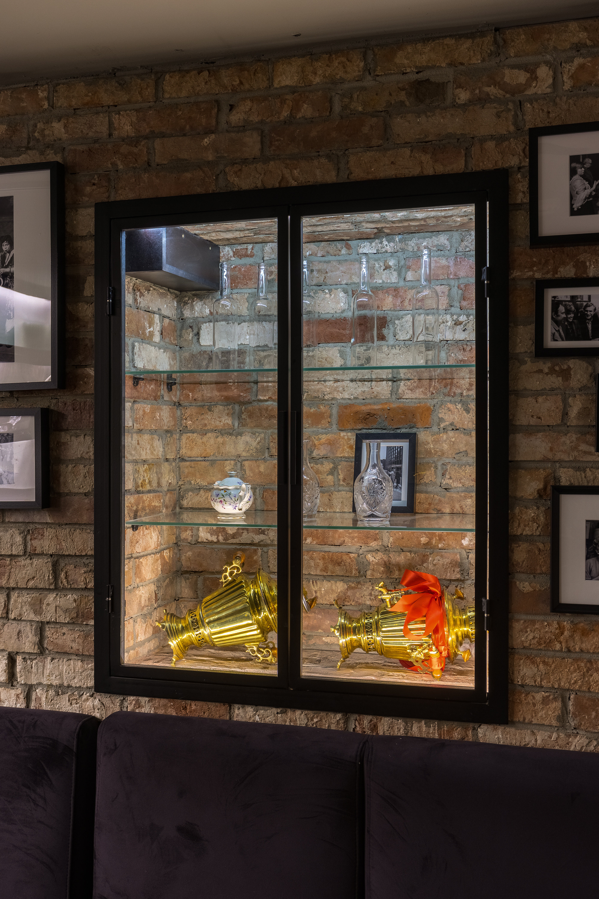 Давно. Бар на Патриарших. Интерьерный фотограф в Москве Роман Потапов