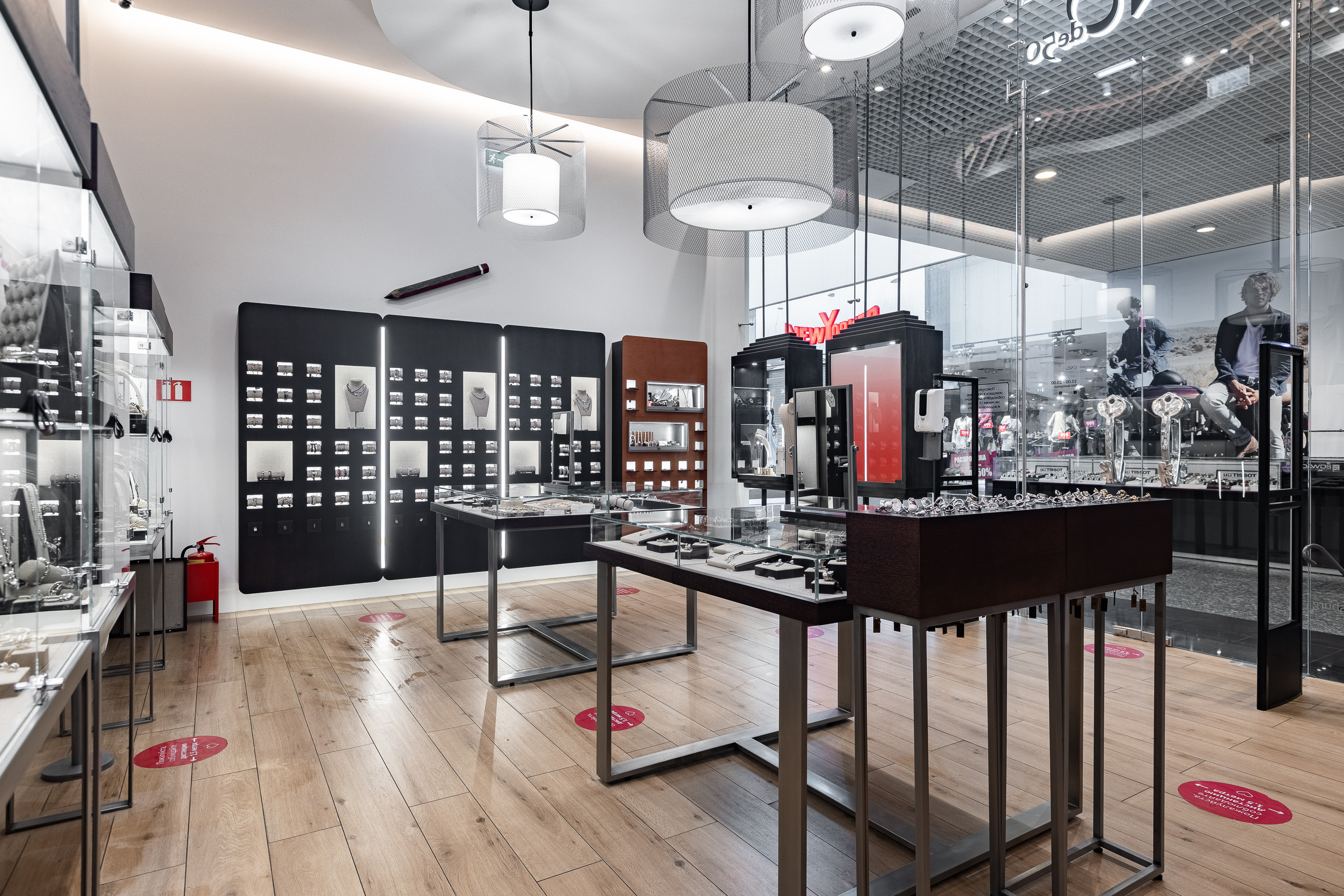 UnoDe50. Интерьерный фотограф в Москве Роман Потапов