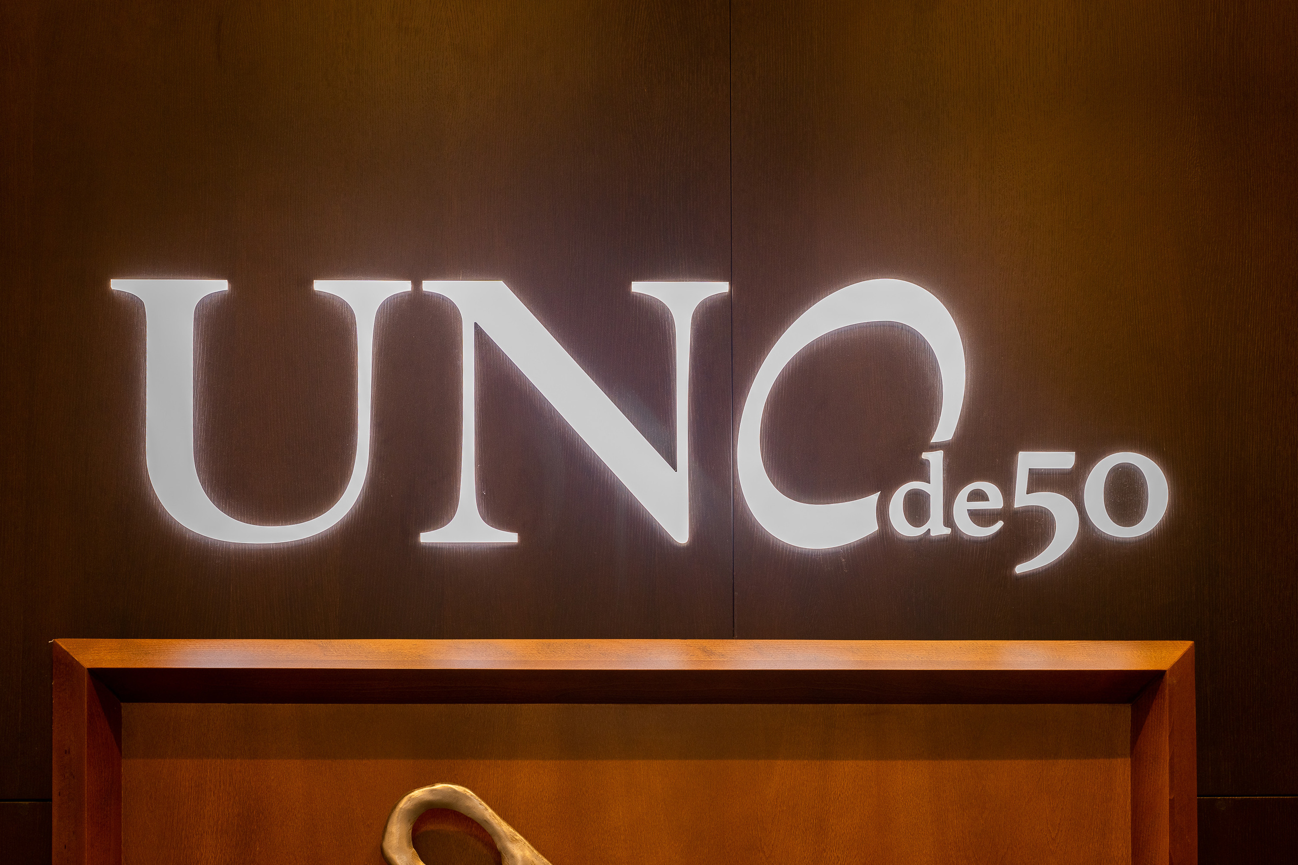 UnoDe50. Интерьерный фотограф в Москве Роман Потапов