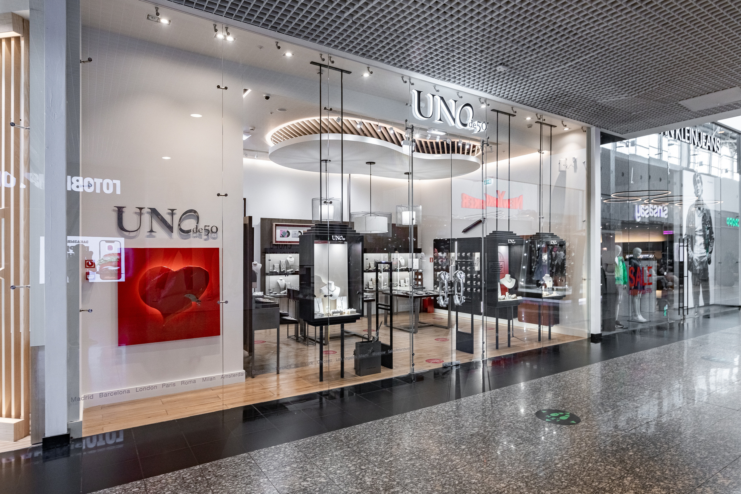 UnoDe50. Интерьерный фотограф в Москве Роман Потапов