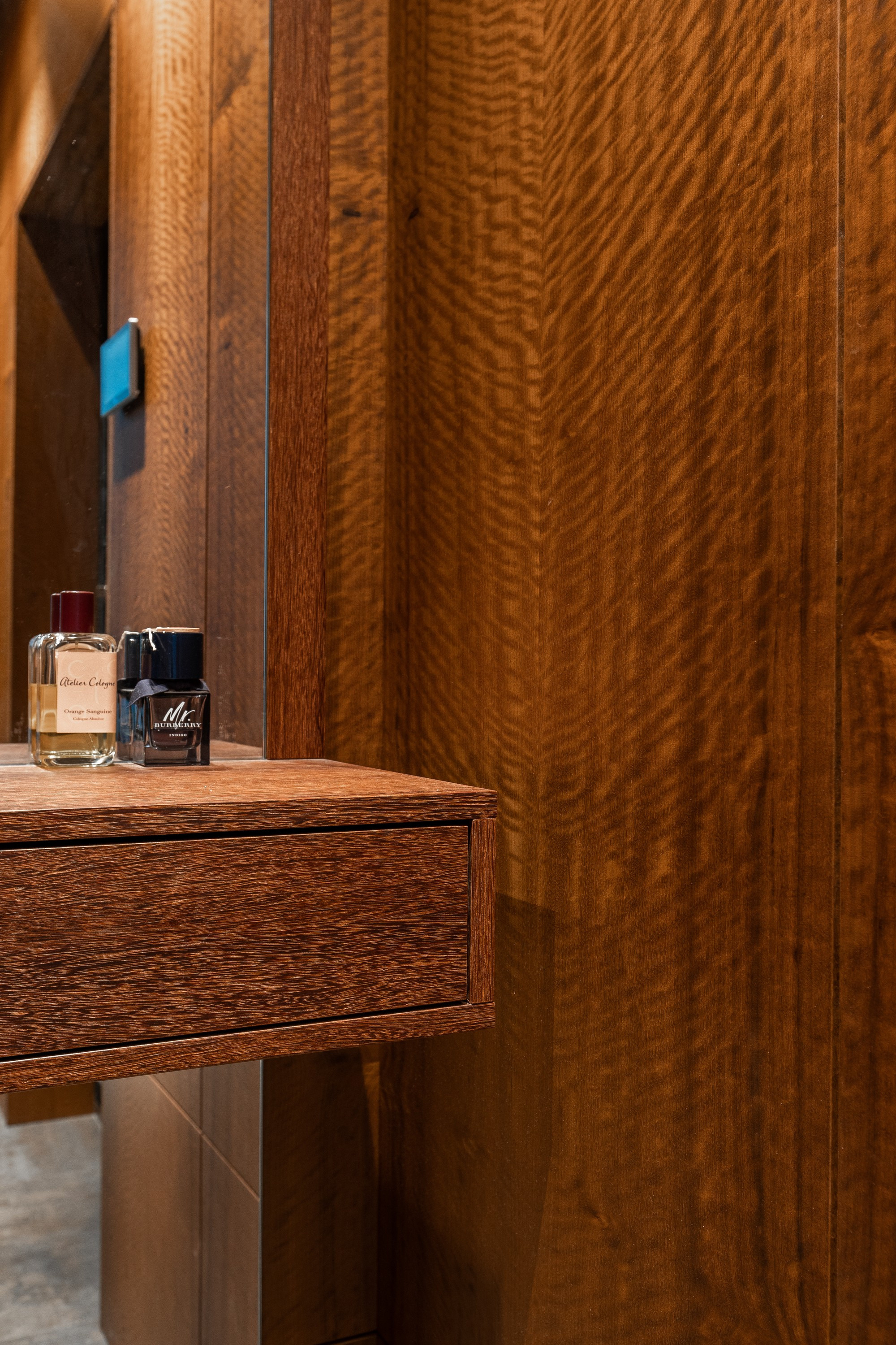 Кухня и двери от компании Reyki Store. Интерьерный фотограф в Москве Роман Потапов