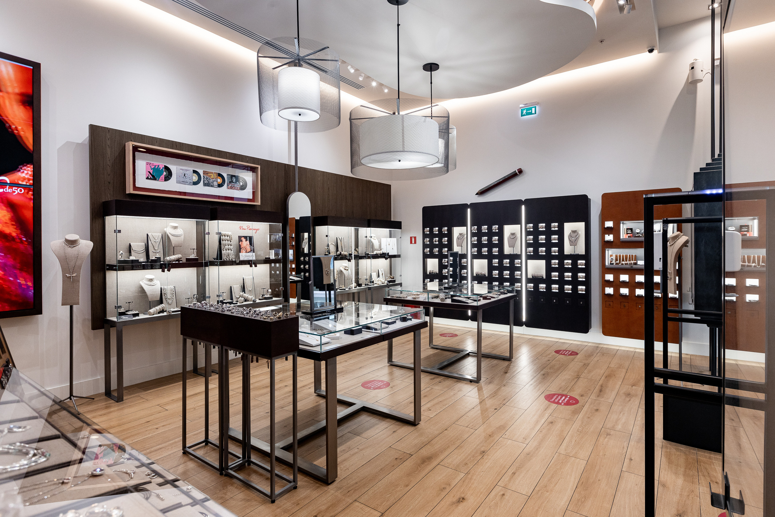 UnoDe50. Интерьерный фотограф в Москве Роман Потапов