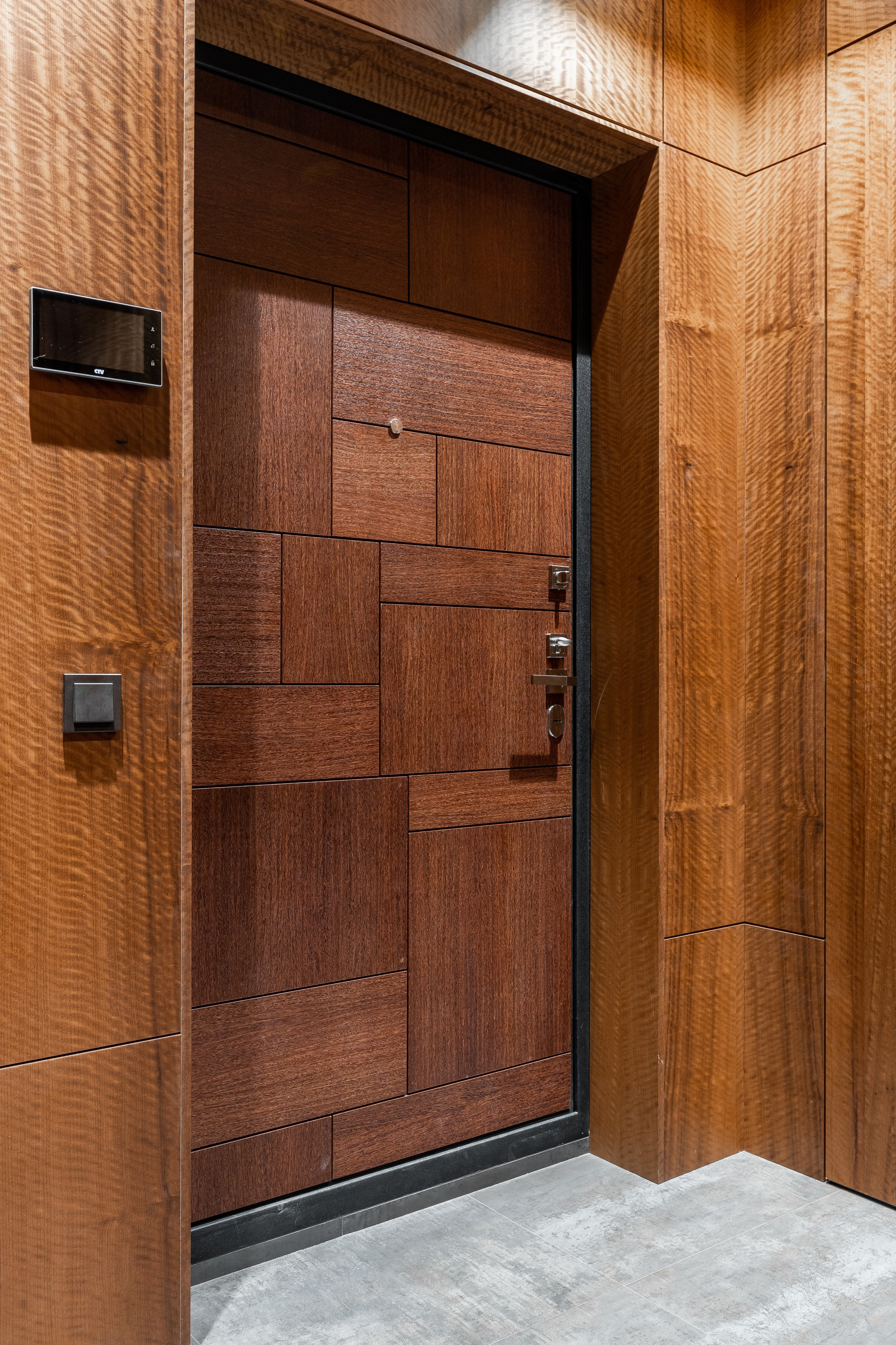 Кухня и двери от компании Reyki Store. Интерьерный фотограф в Москве Роман Потапов