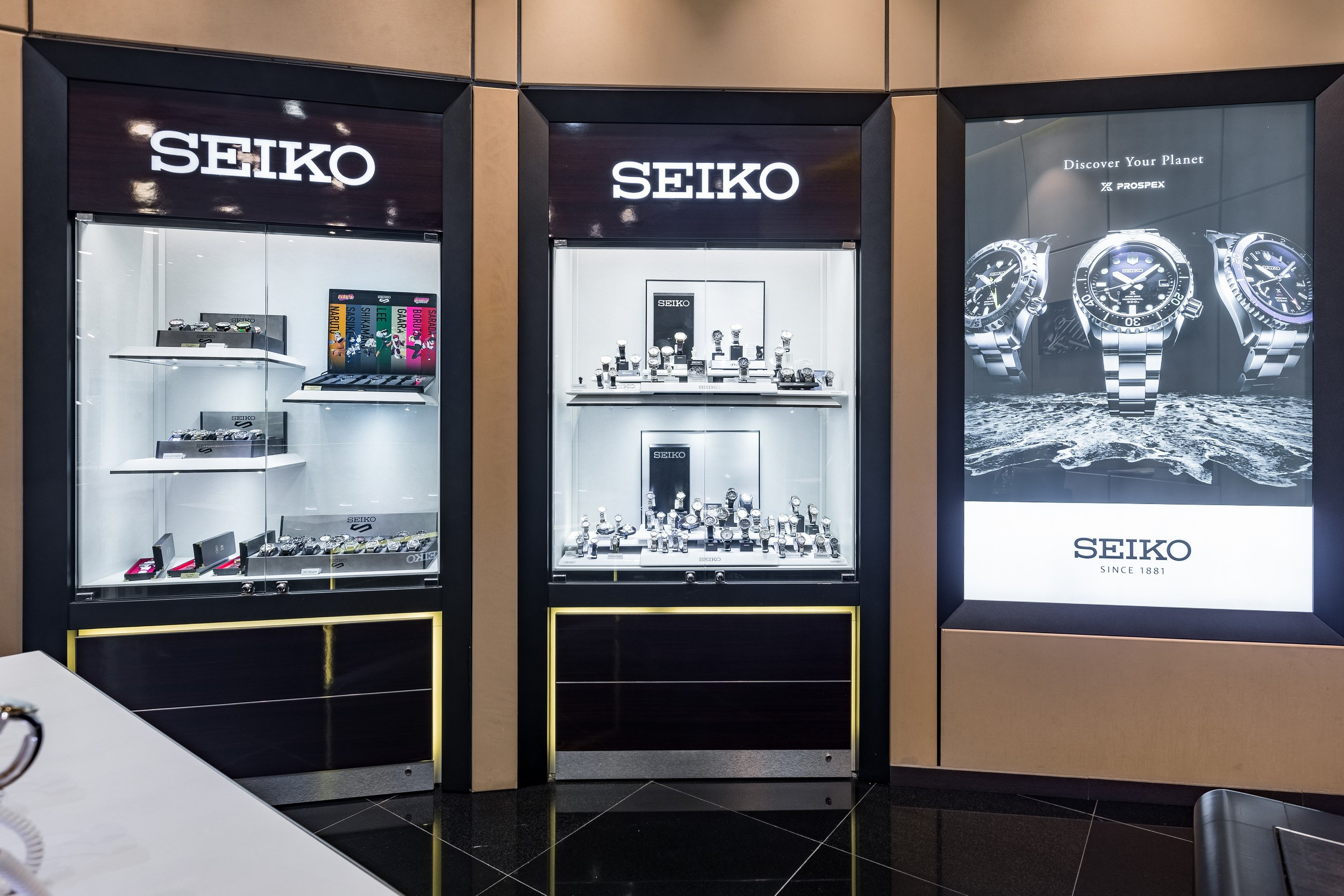 Магазин SEIKO на Никольской. Интерьерный фотограф в Москве Роман Потапов