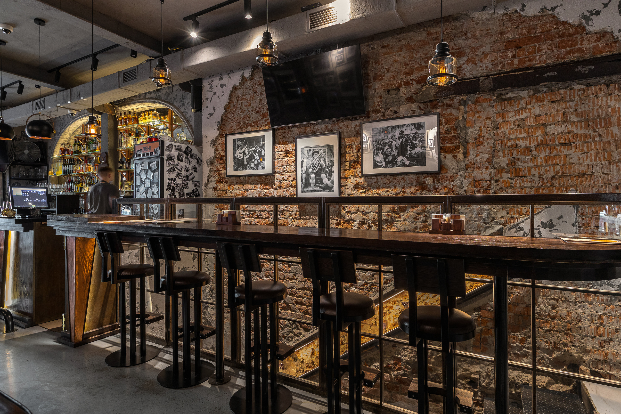 Давно. Бар на Патриарших. Интерьерный фотограф в Москве Роман Потапов
