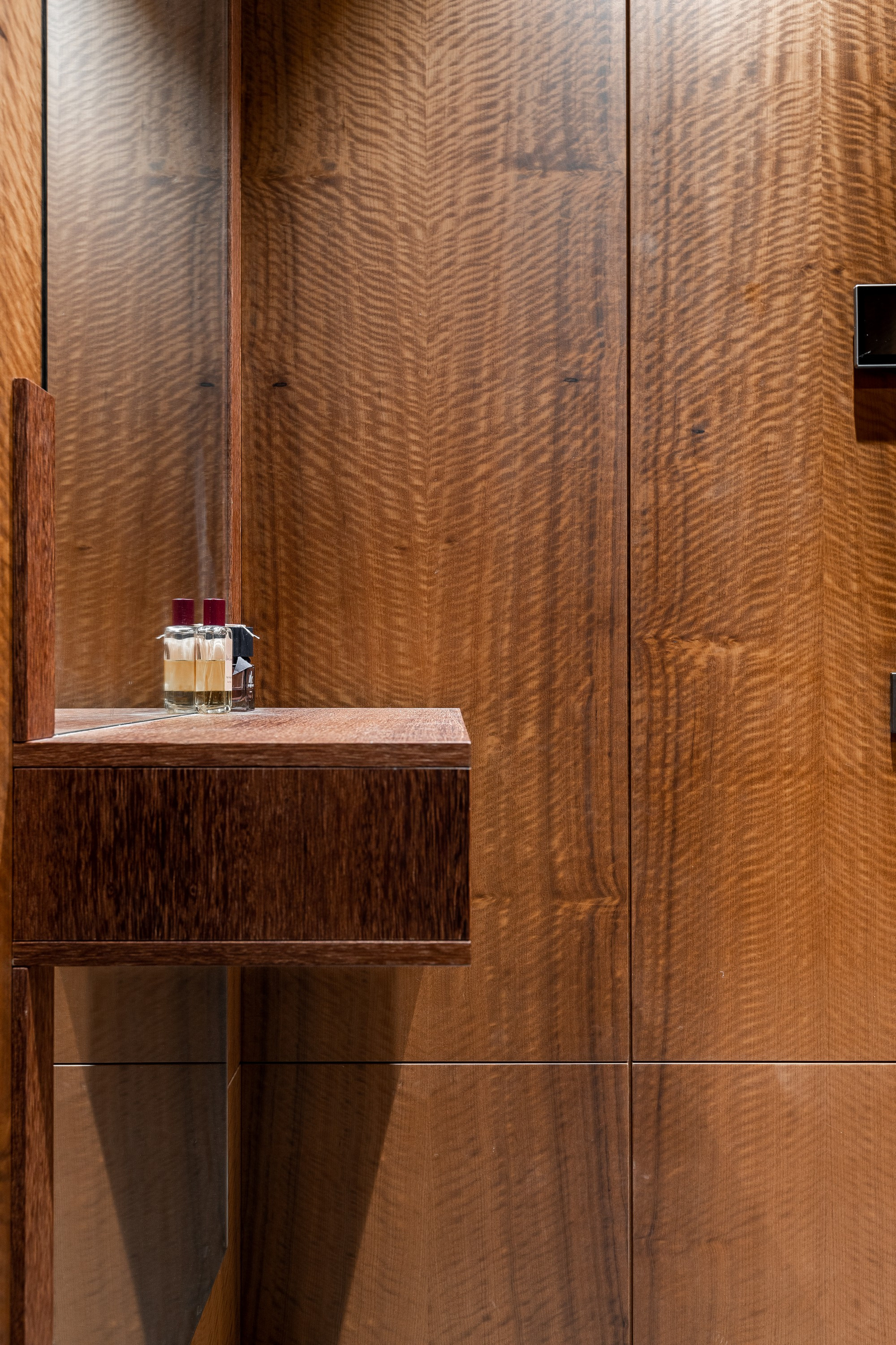 Кухня и двери от компании Reyki Store. Интерьерный фотограф в Москве Роман Потапов