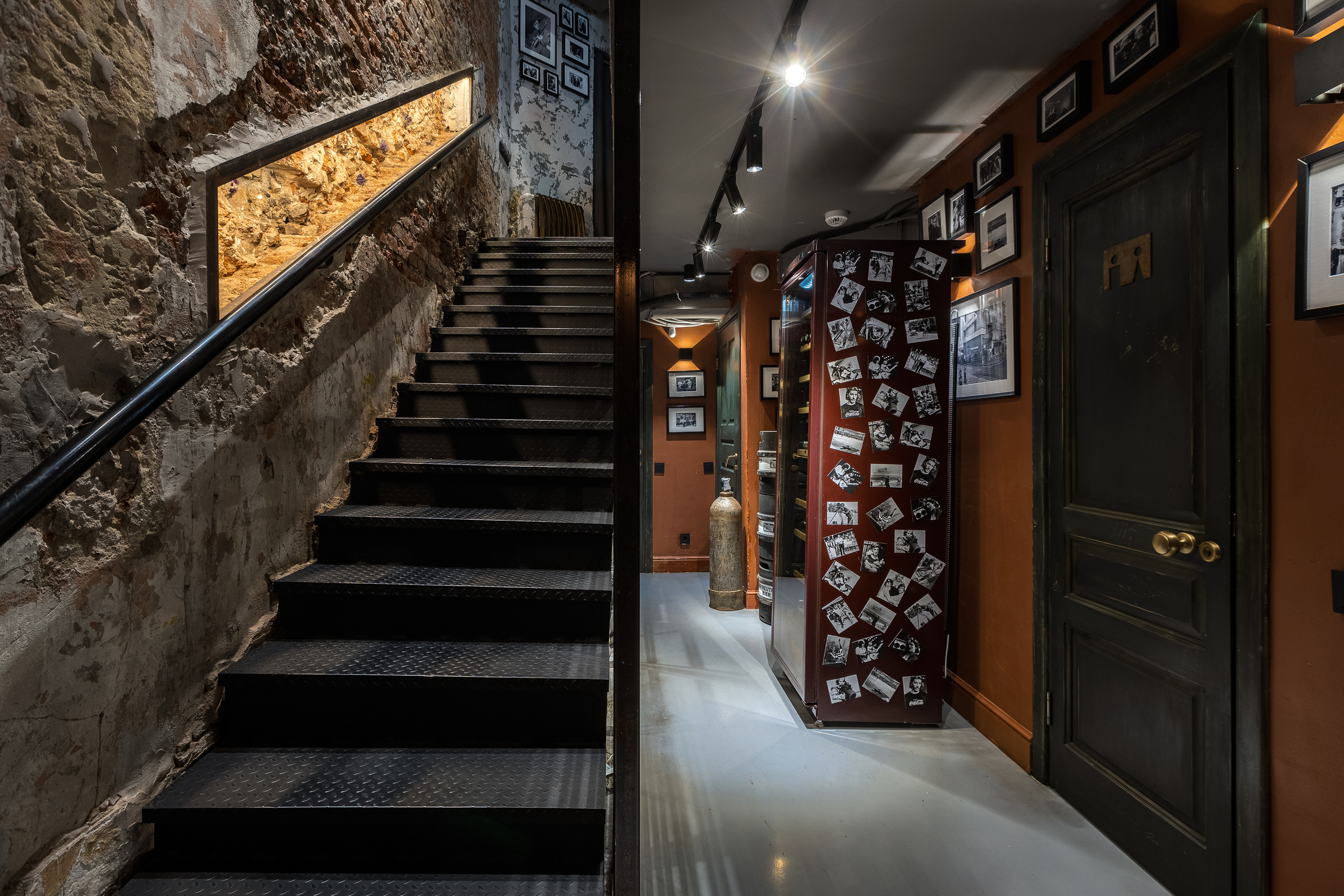 Давно. Бар на Патриарших. Интерьерный фотограф в Москве Роман Потапов