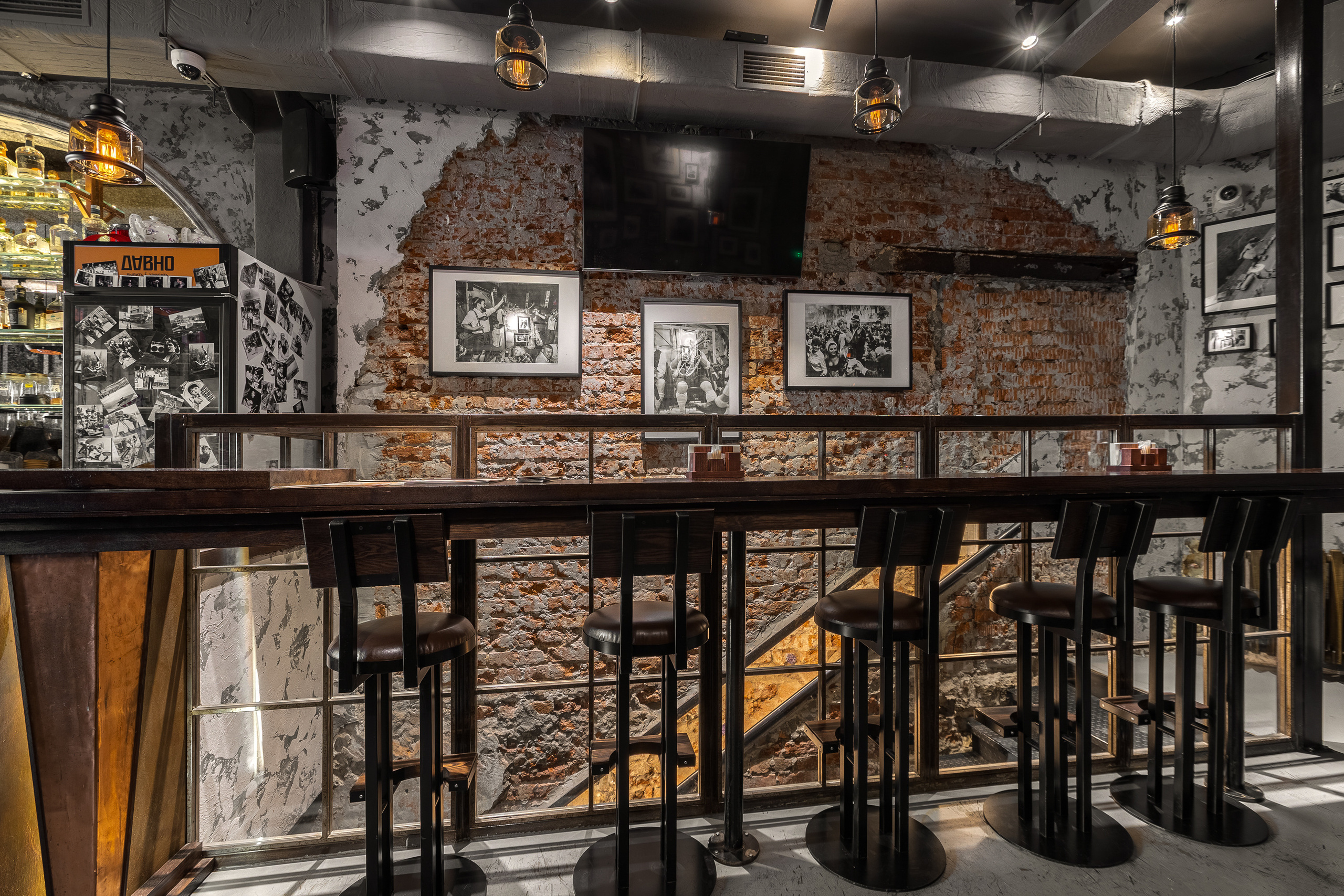 Давно. Бар на Патриарших. Интерьерный фотограф в Москве Роман Потапов
