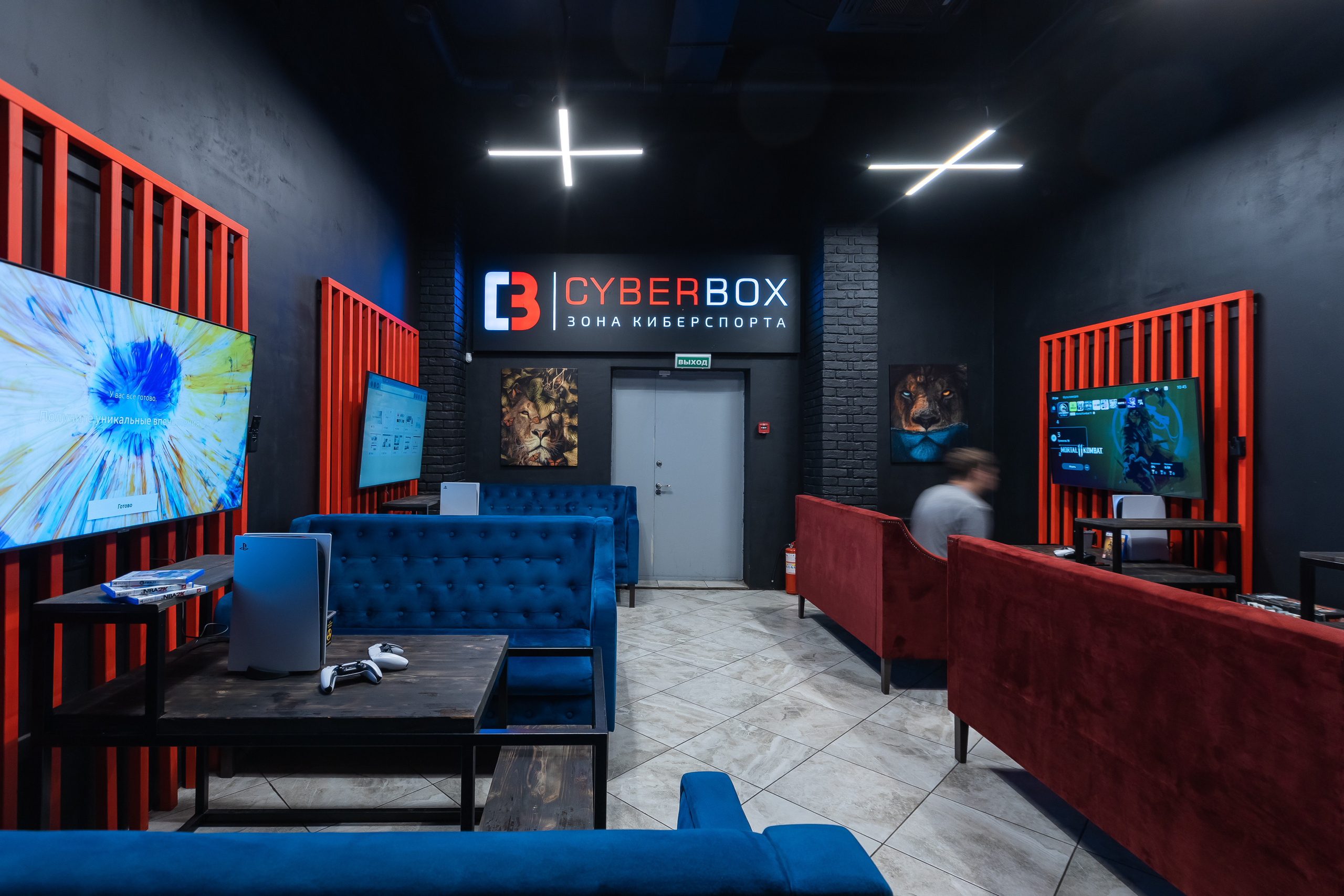 Интерьерная фотосъемка компьютерного клуба. Интерьерный фотограф в Москве Роман Потапов