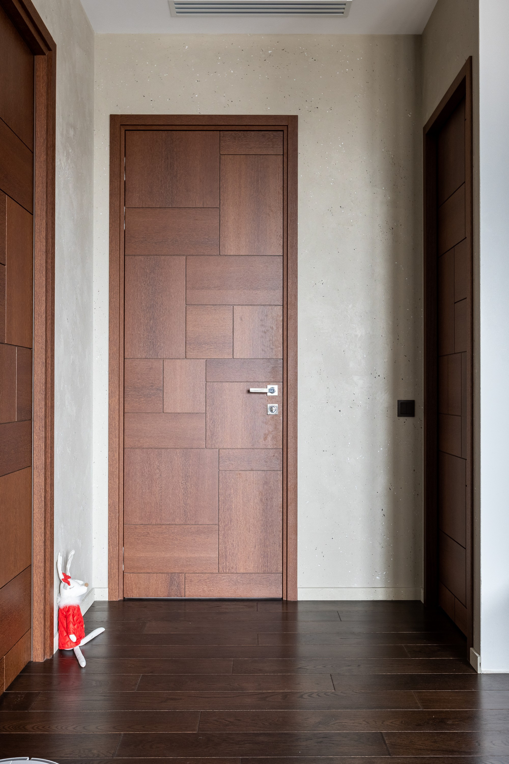 Кухня и двери от компании Reyki Store. Интерьерный фотограф в Москве Роман Потапов