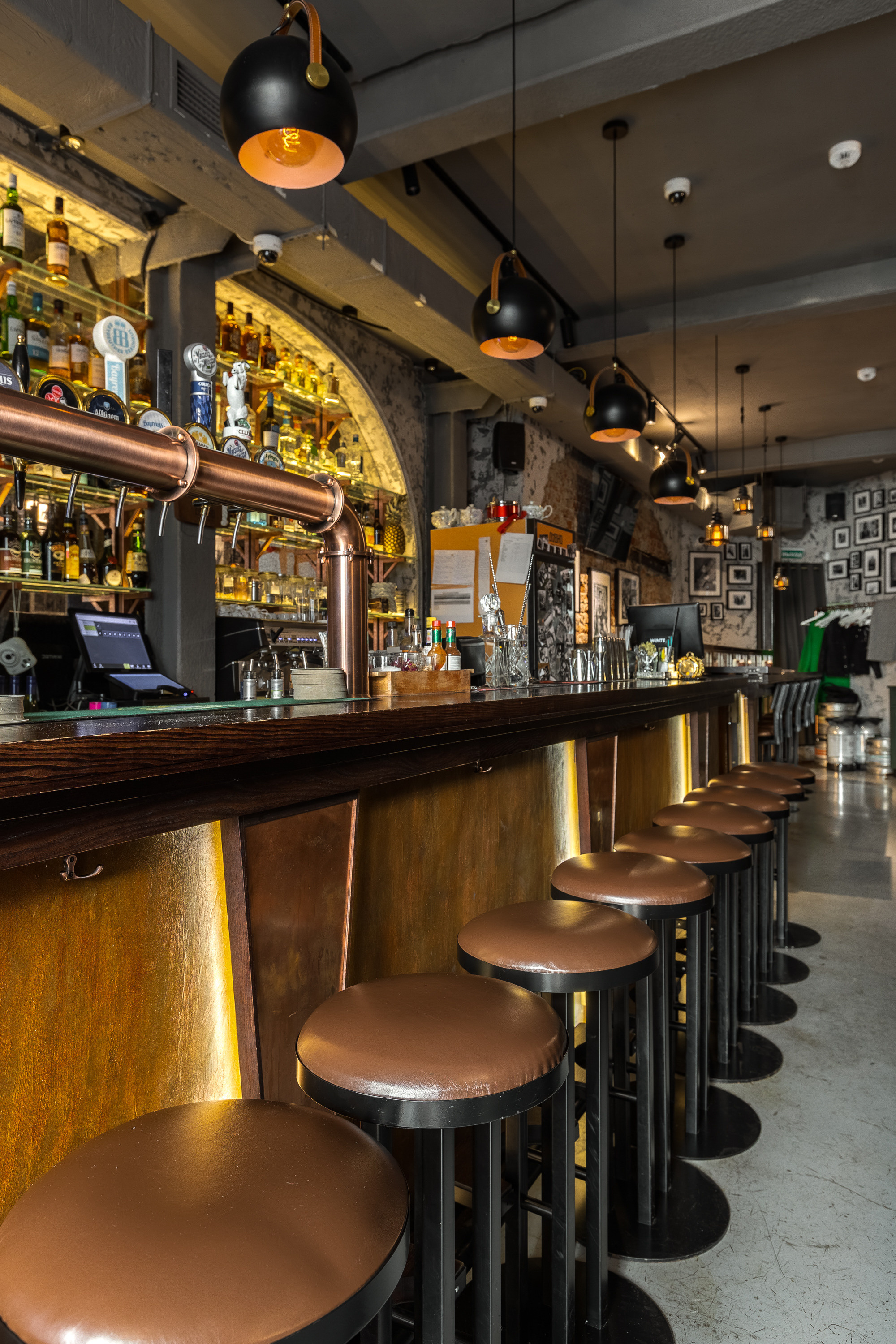 Давно. Бар на Патриарших. Интерьерный фотограф в Москве Роман Потапов