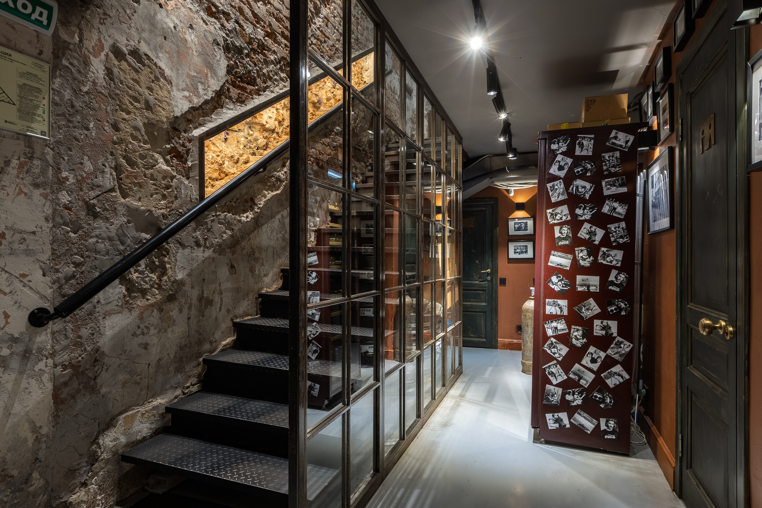 Давно. Бар на Патриарших. Интерьерный фотограф в Москве Роман Потапов