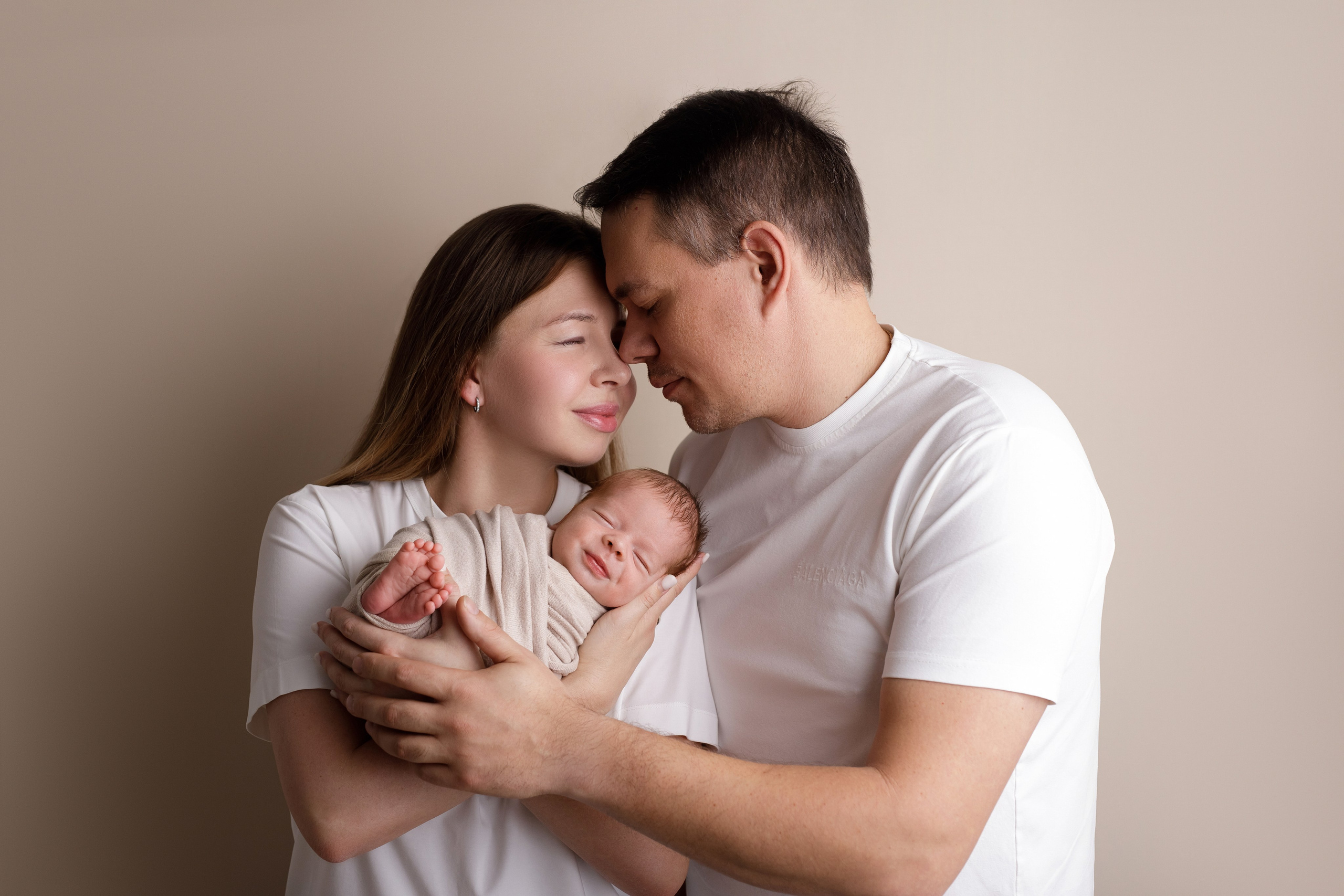 Семейные кадры newborn. Фотограф новорожденных в Ярославле Ольга Зимина