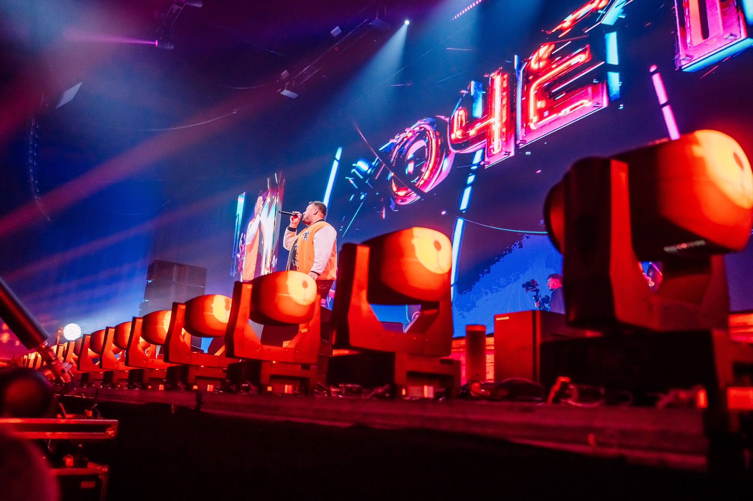 Руки вверх в Ледовом Дворце 15.11.2025. Детский фотограф, семейный фотограф и репортажи в Кемерово