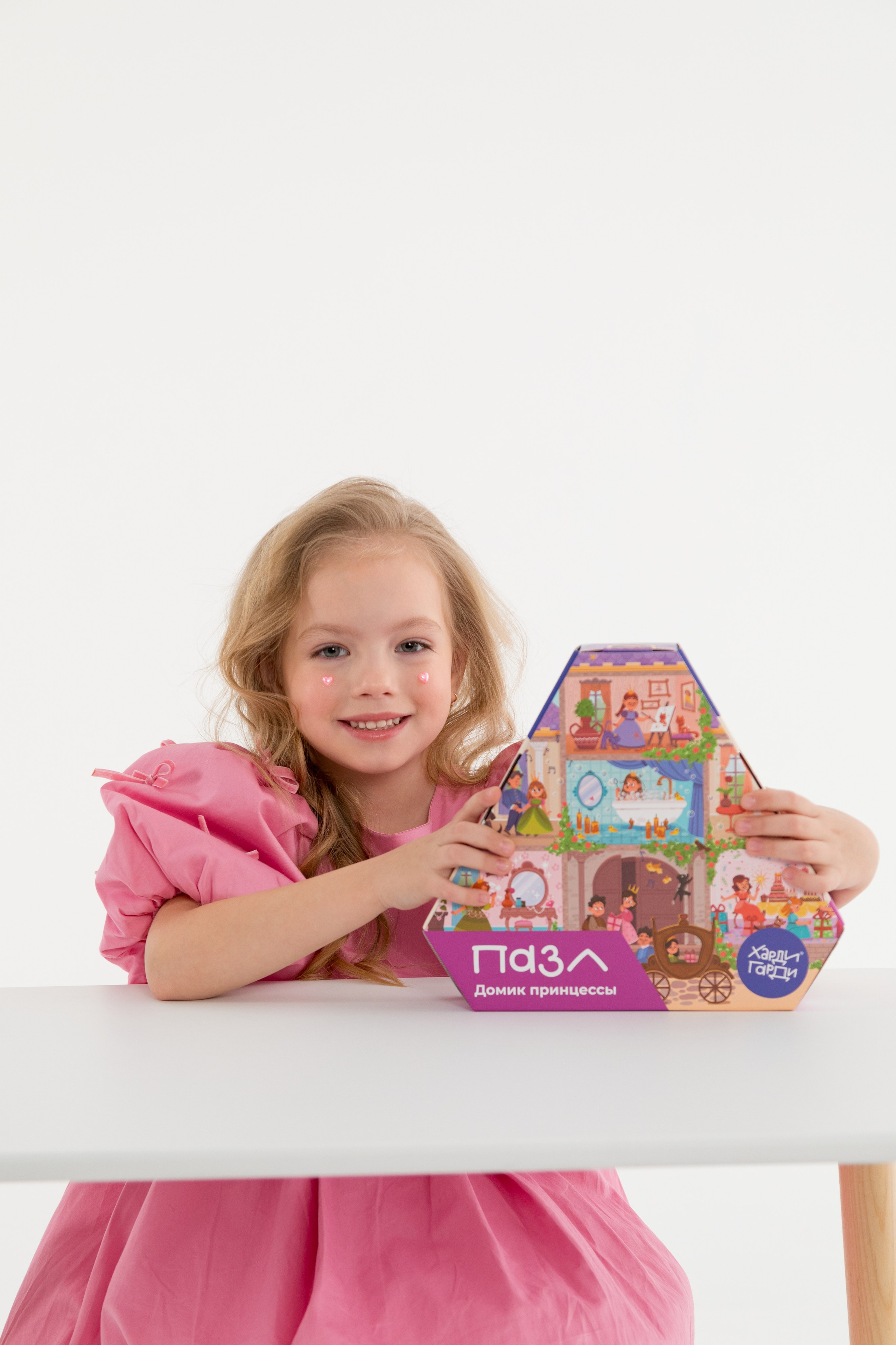 Съемка в циклораме для Харди Гарди. Детский и контент фотограф Надя Волкова Санкт-Петербург