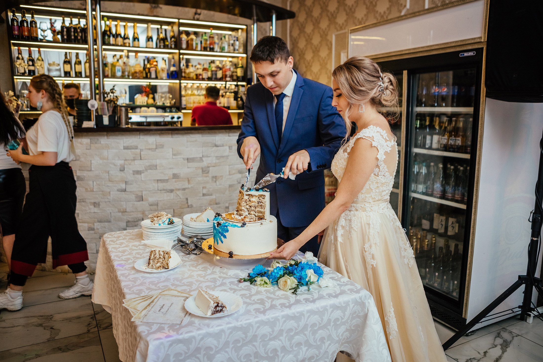 Михаил и Екатерина. Фотографы в городе Волгограде — Людмила Агеева и Алексей Околелов