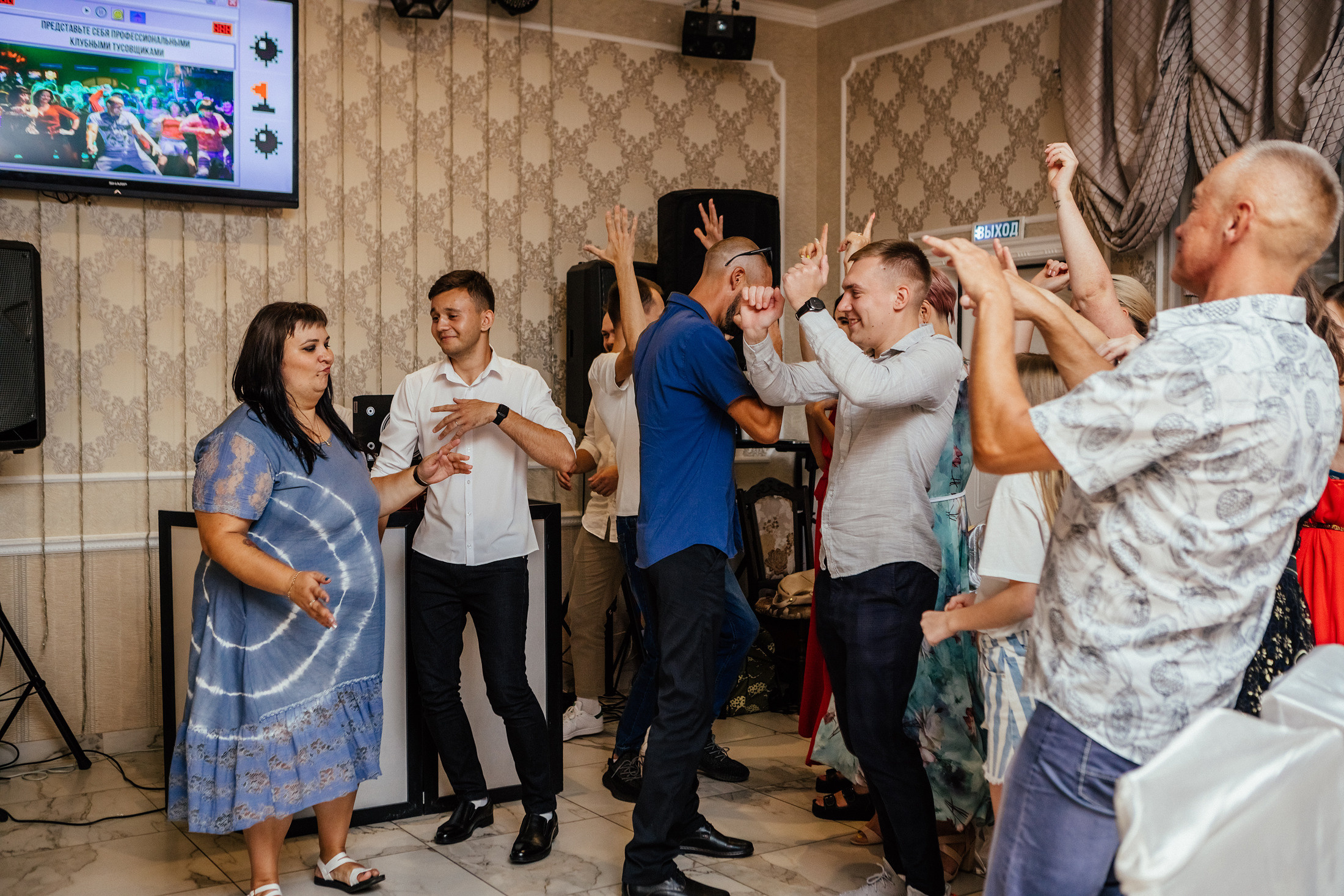 Михаил и Екатерина. Фотографы в городе Волгограде — Людмила Агеева и Алексей Околелов