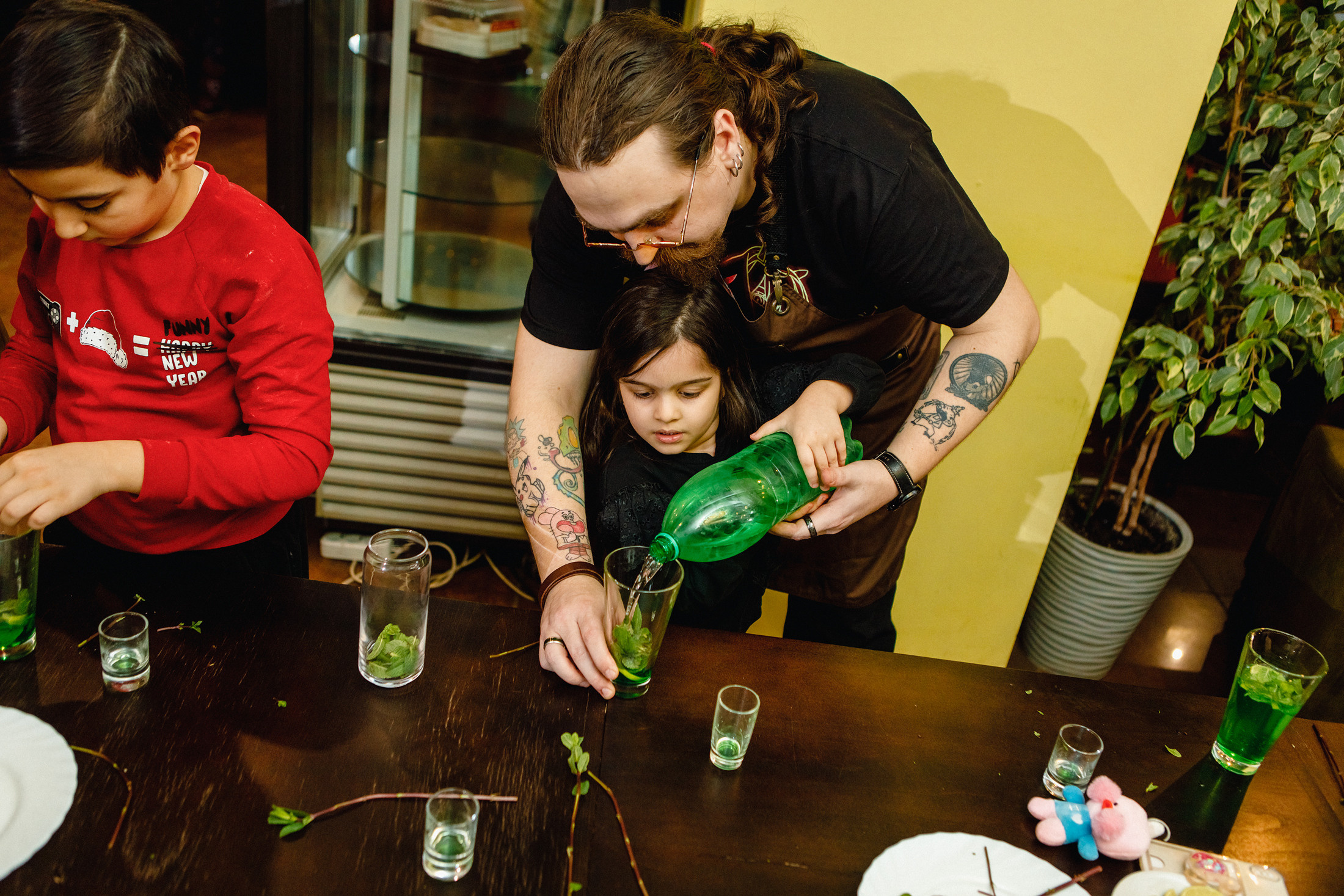 Алина 11 лет. Кафе «Четыре сыра». Фотографы в городе Волгограде — Людмила Агеева и Алексей Околелов