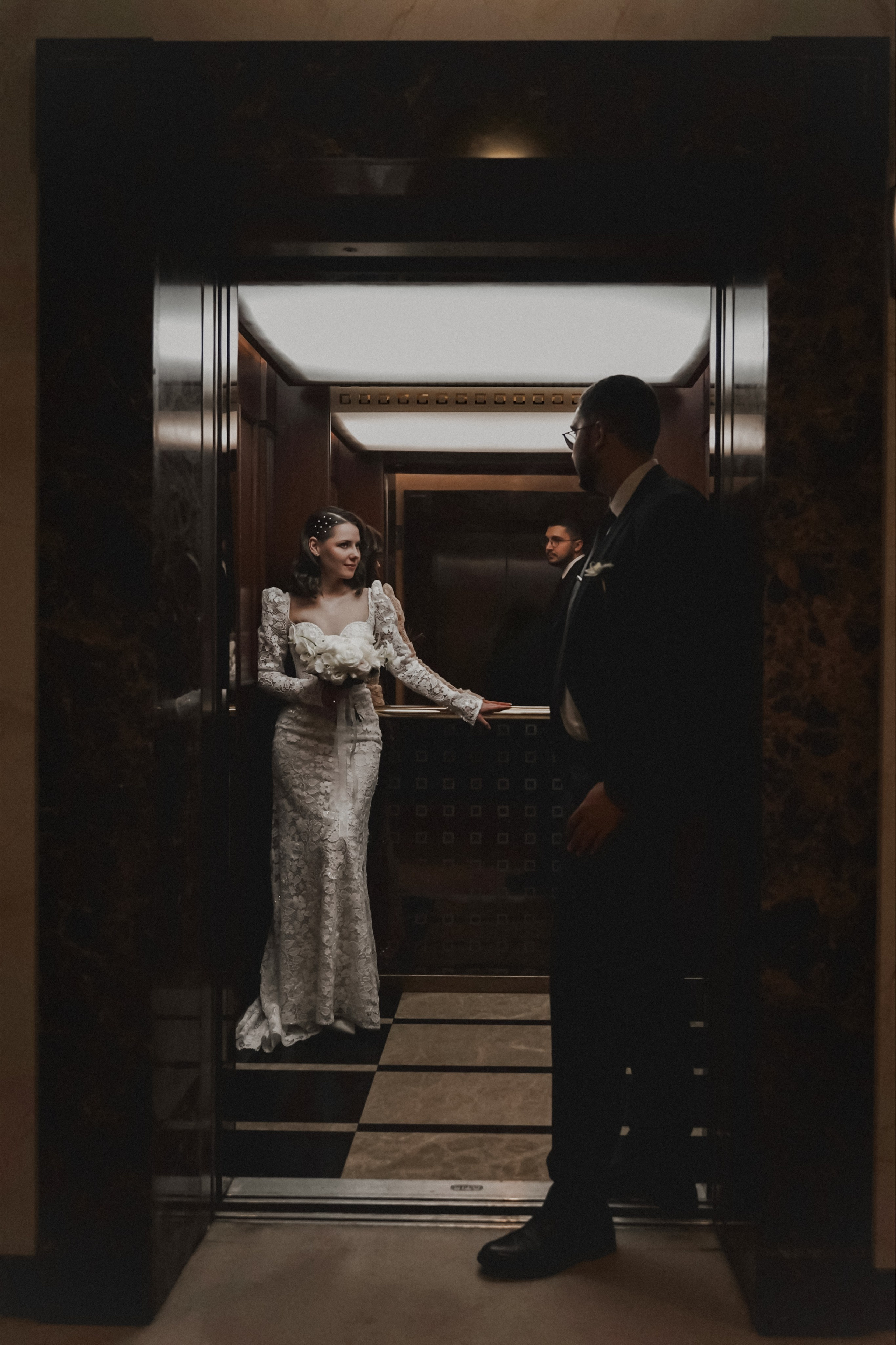 Утро невесты и жениха в отеле Plaza Garden Moscow WTC, роспись в отеле Националь и прогулка у Большого театра